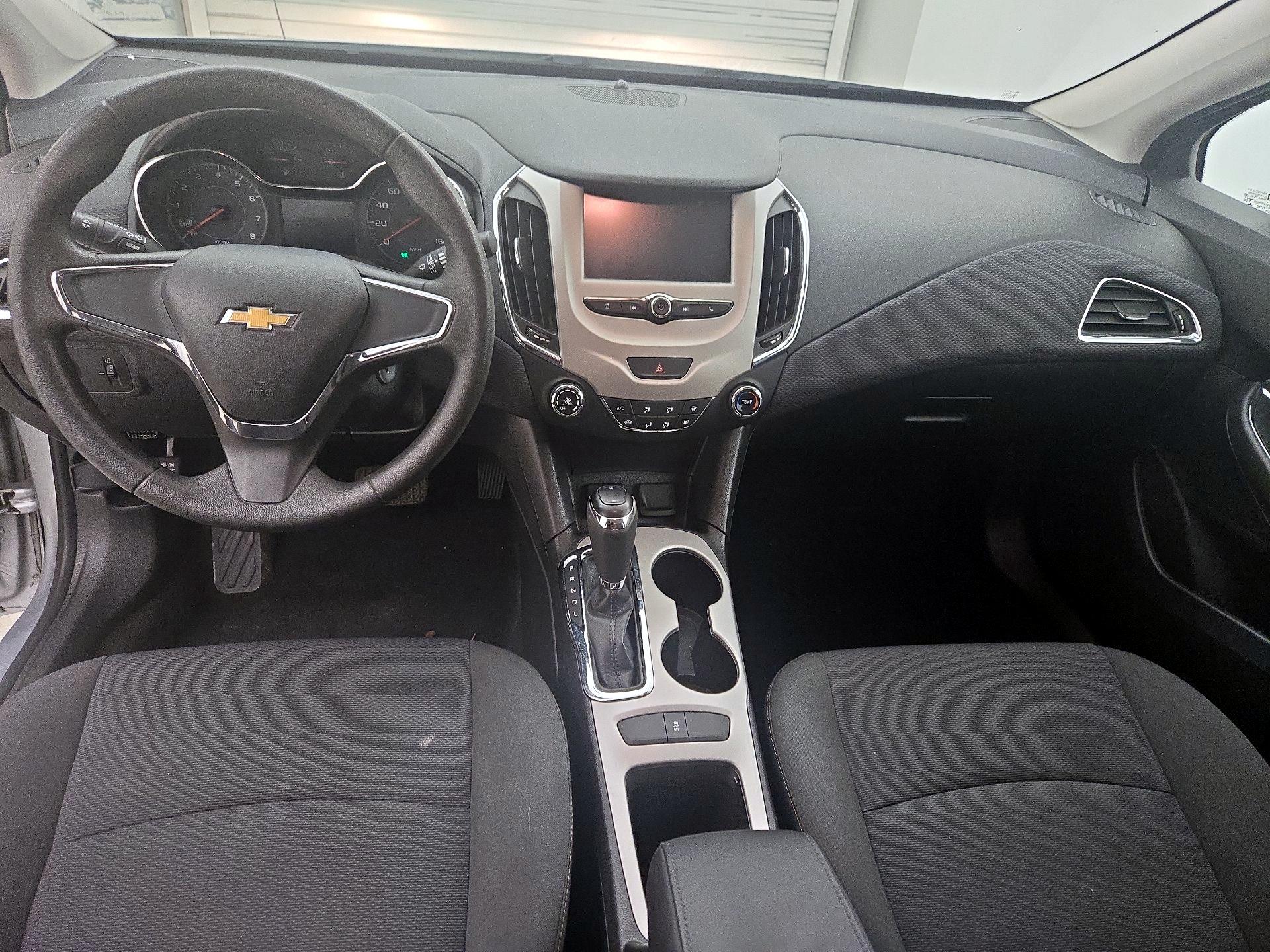 Thumbnail: 2017 Chevrolet Cruze - 9