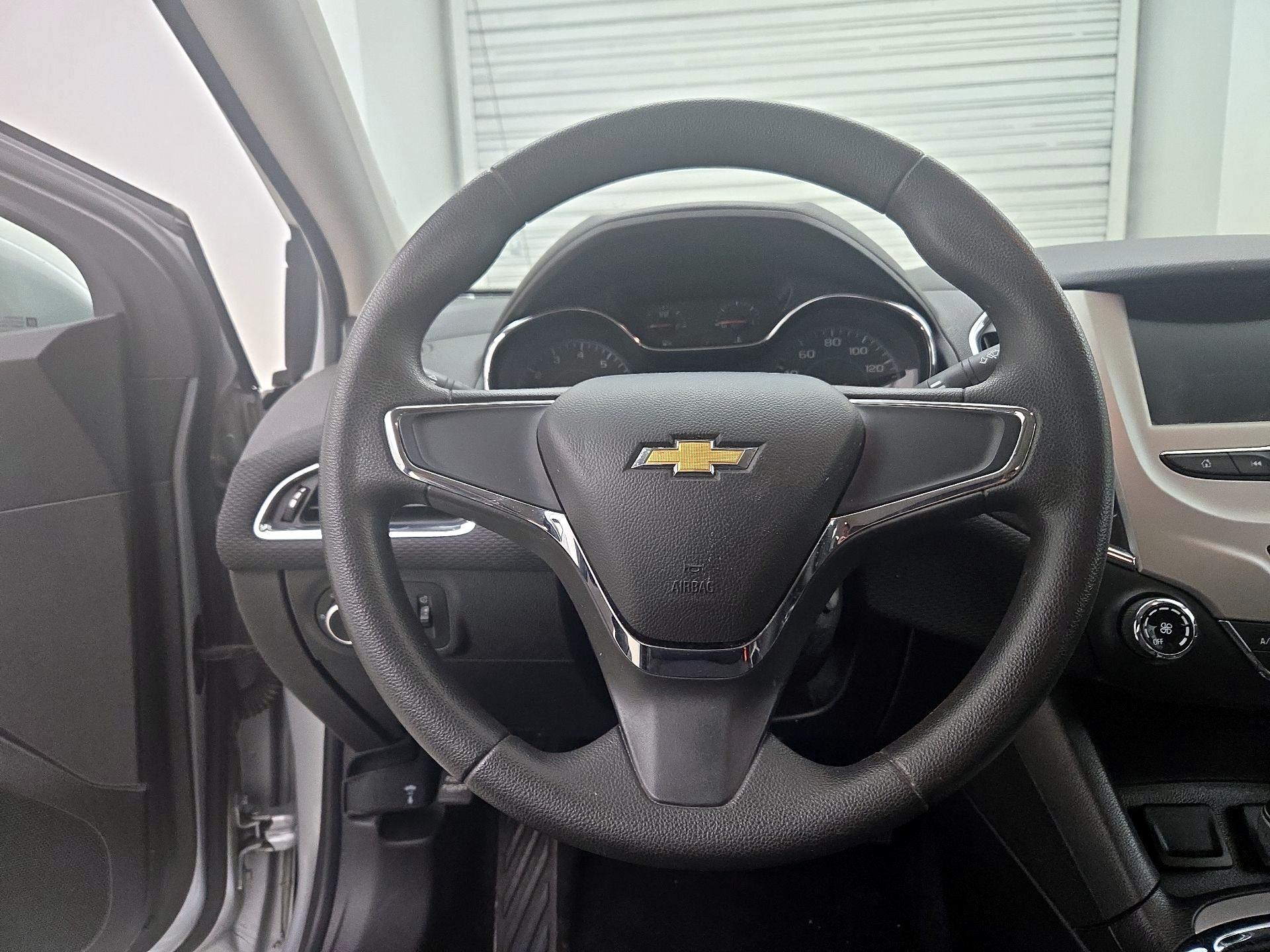 Thumbnail: 2017 Chevrolet Cruze - 10
