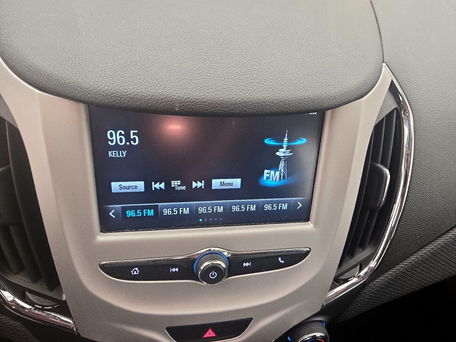2017 Chevrolet Cruze LS - Photo 16