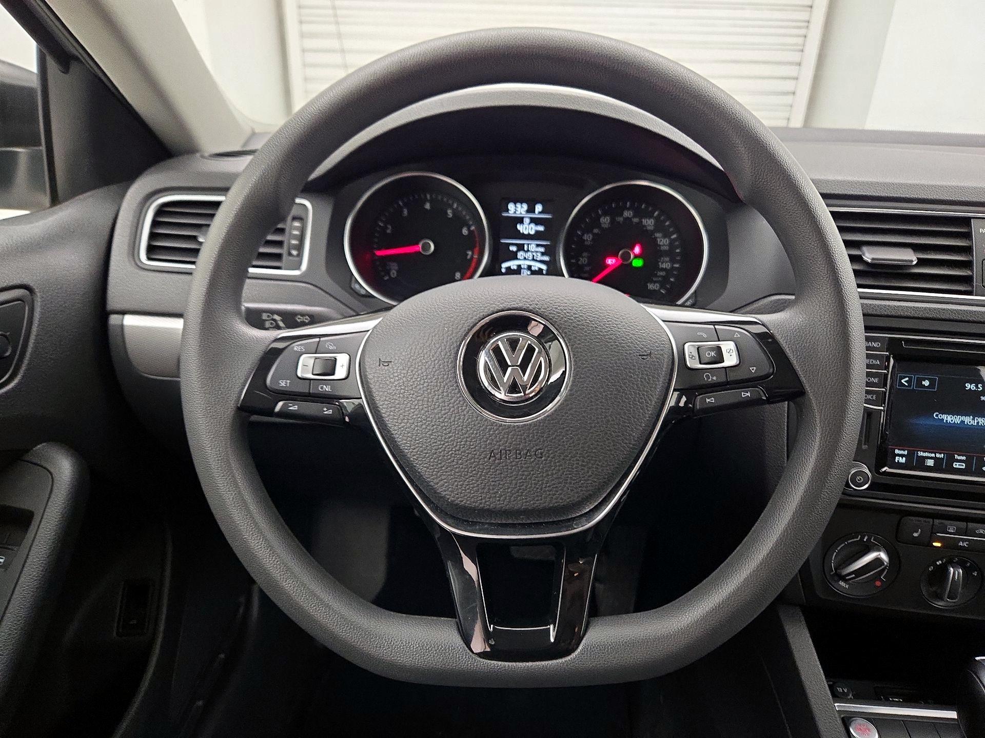Thumbnail: 2016 Volkswagen Jetta - 10