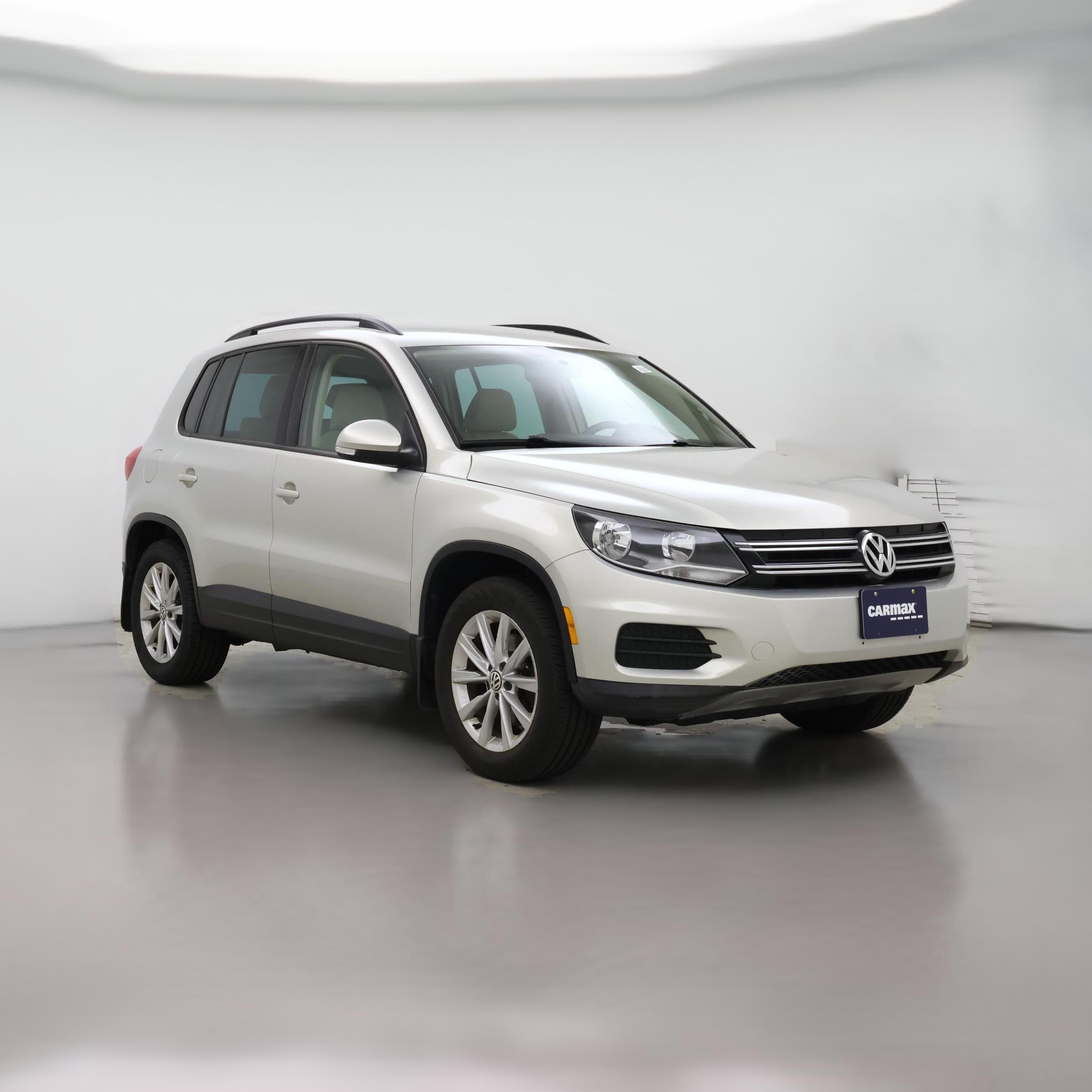 Thumbnail: 2015 Volkswagen Tiguan - 1