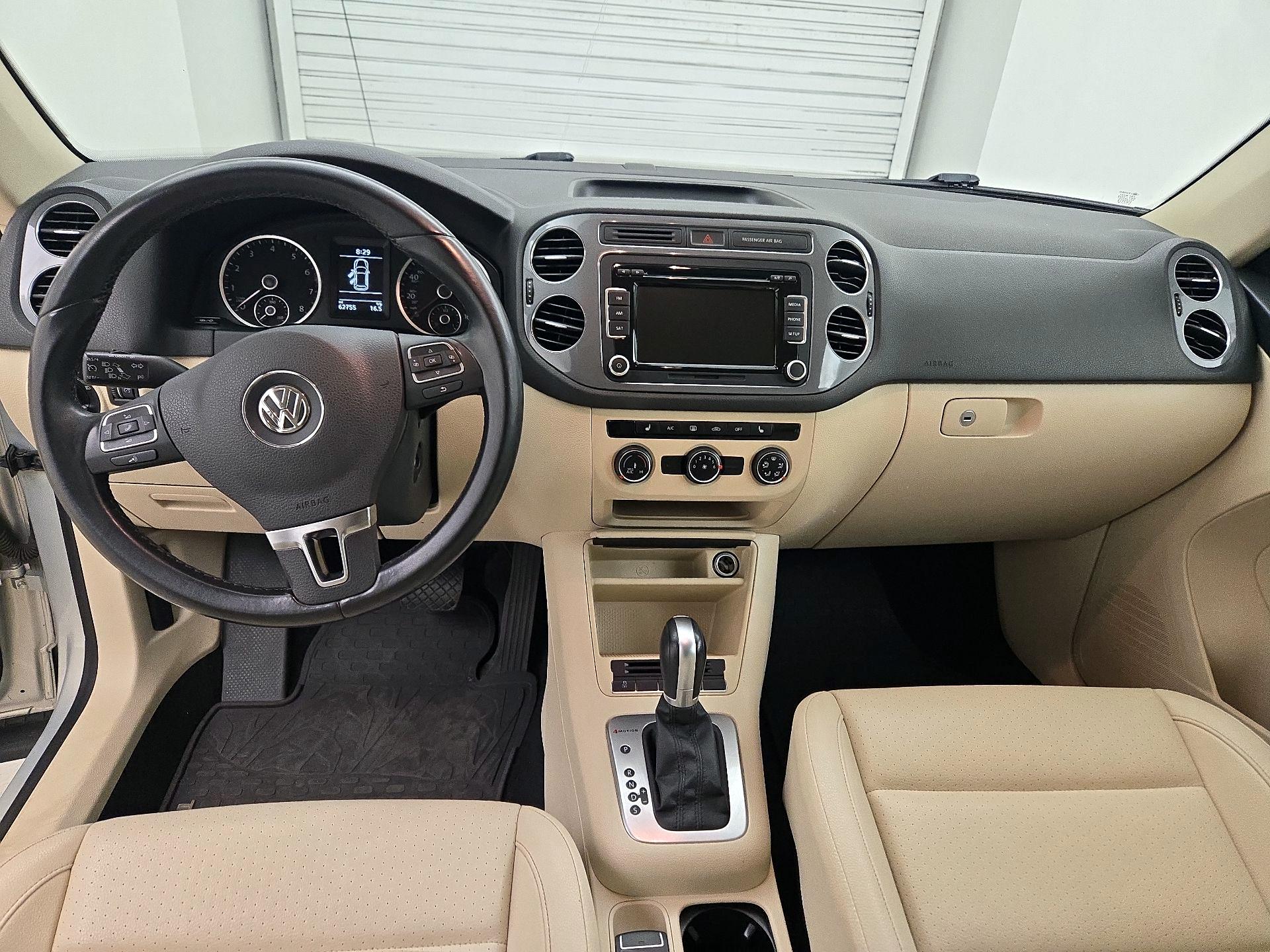 Thumbnail: 2015 Volkswagen Tiguan - 9