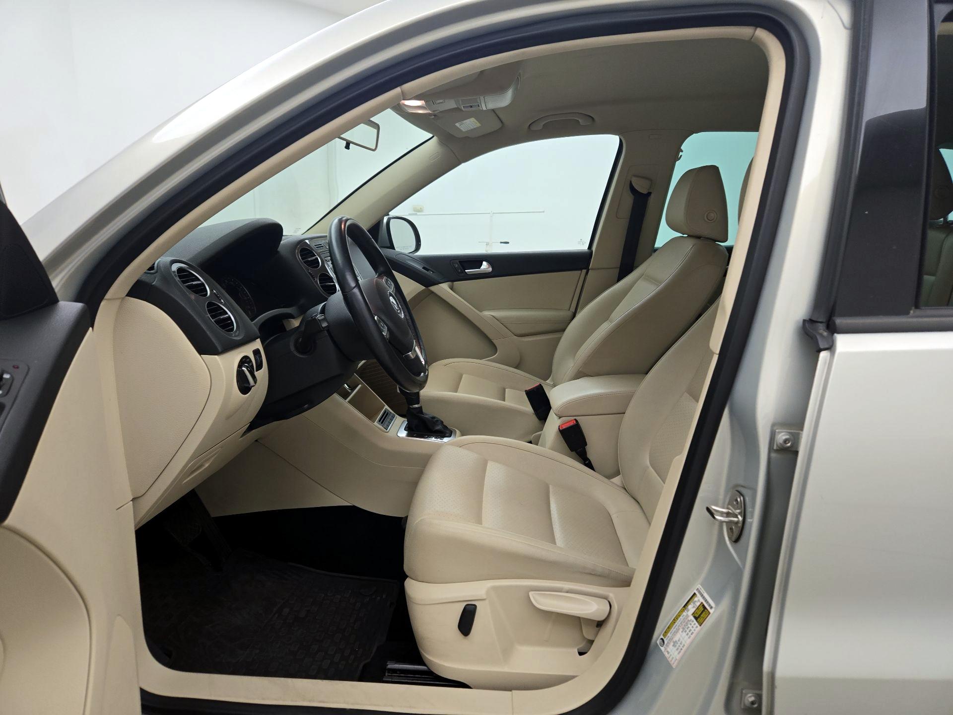 Thumbnail: 2015 Volkswagen Tiguan - 11