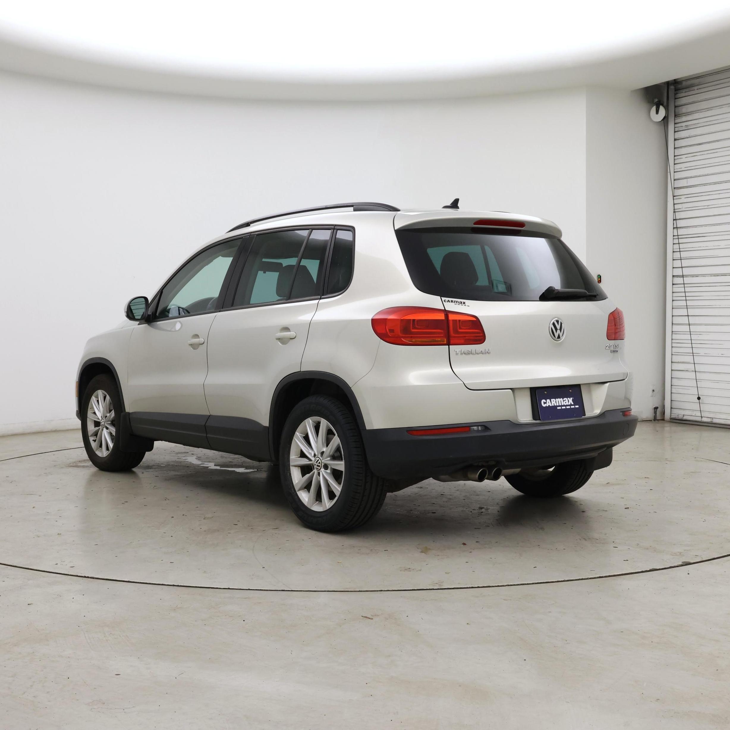 Thumbnail: 2015 Volkswagen Tiguan - 2
