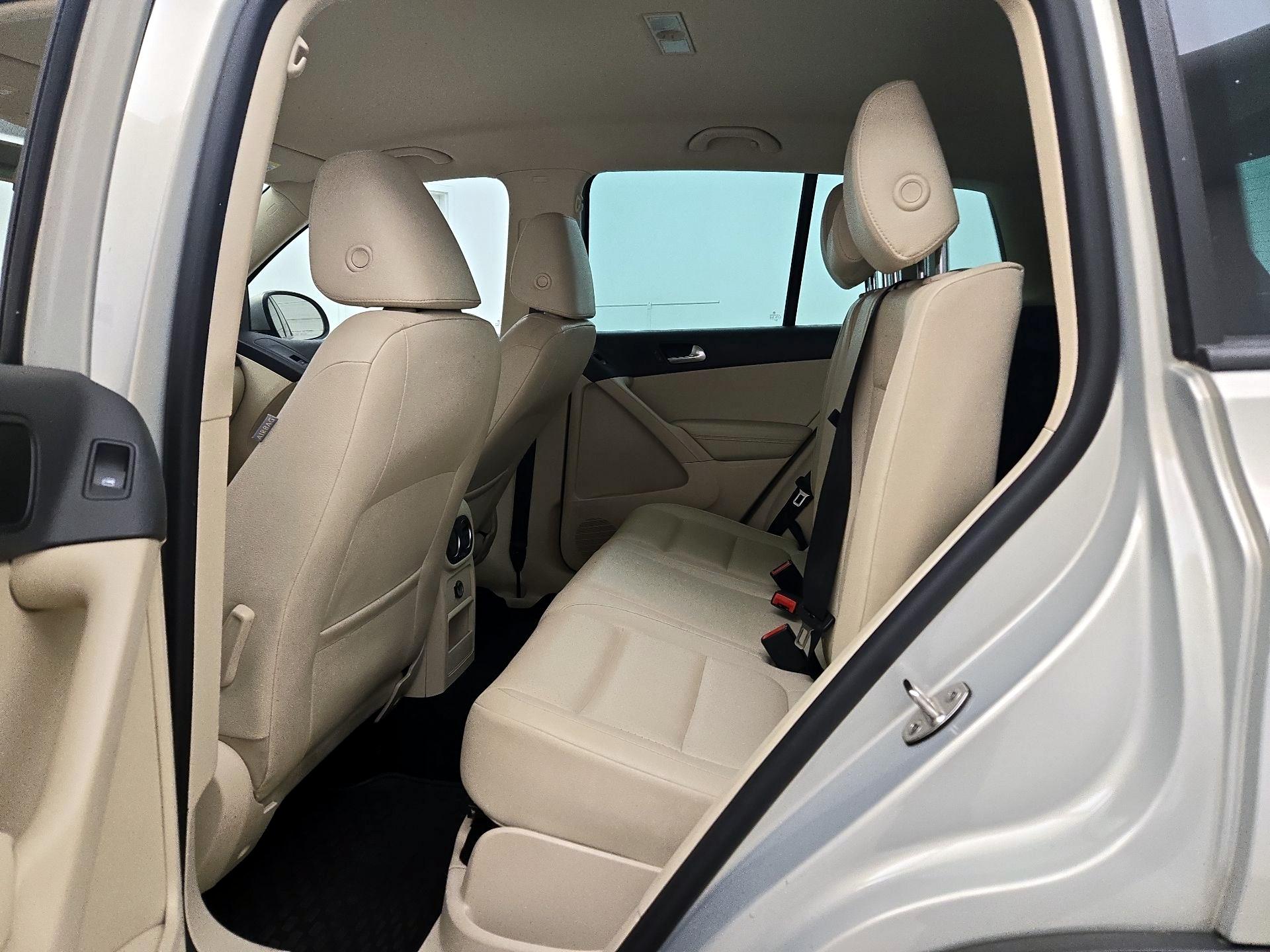 Thumbnail: 2015 Volkswagen Tiguan - 19