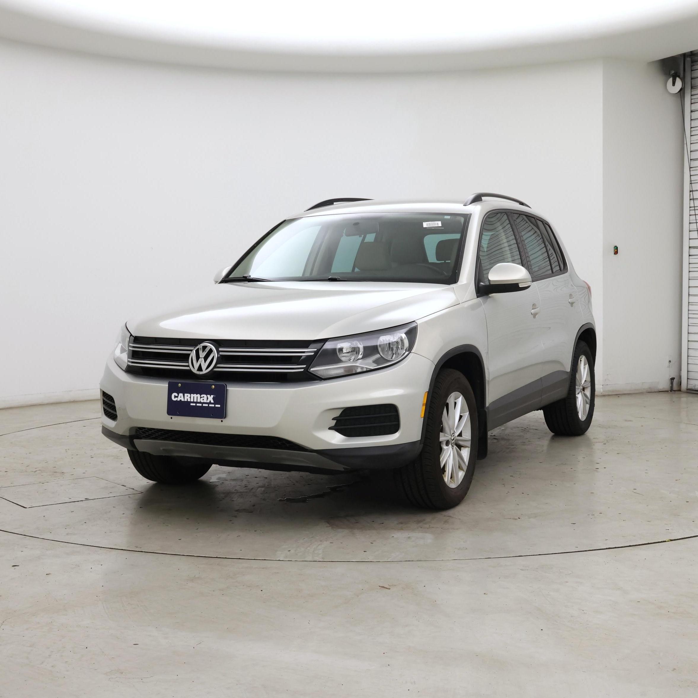 Thumbnail: 2015 Volkswagen Tiguan - 4