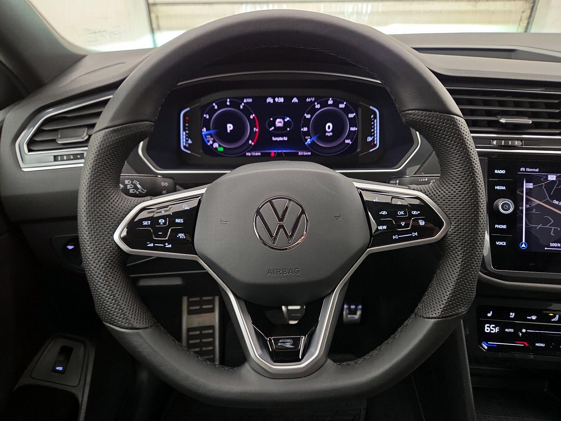 Thumbnail: 2022 Volkswagen Tiguan - 10