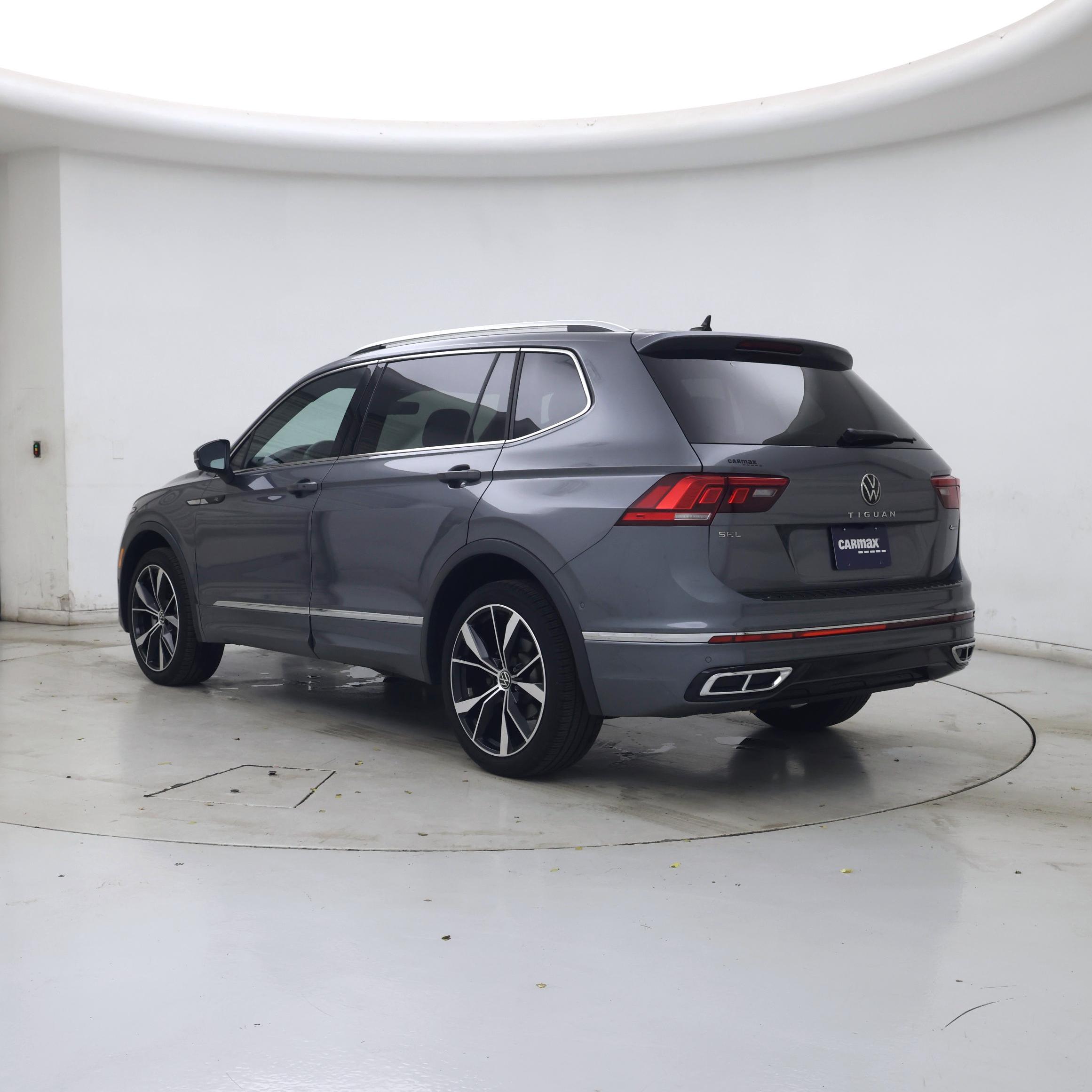 Thumbnail: 2022 Volkswagen Tiguan - 2