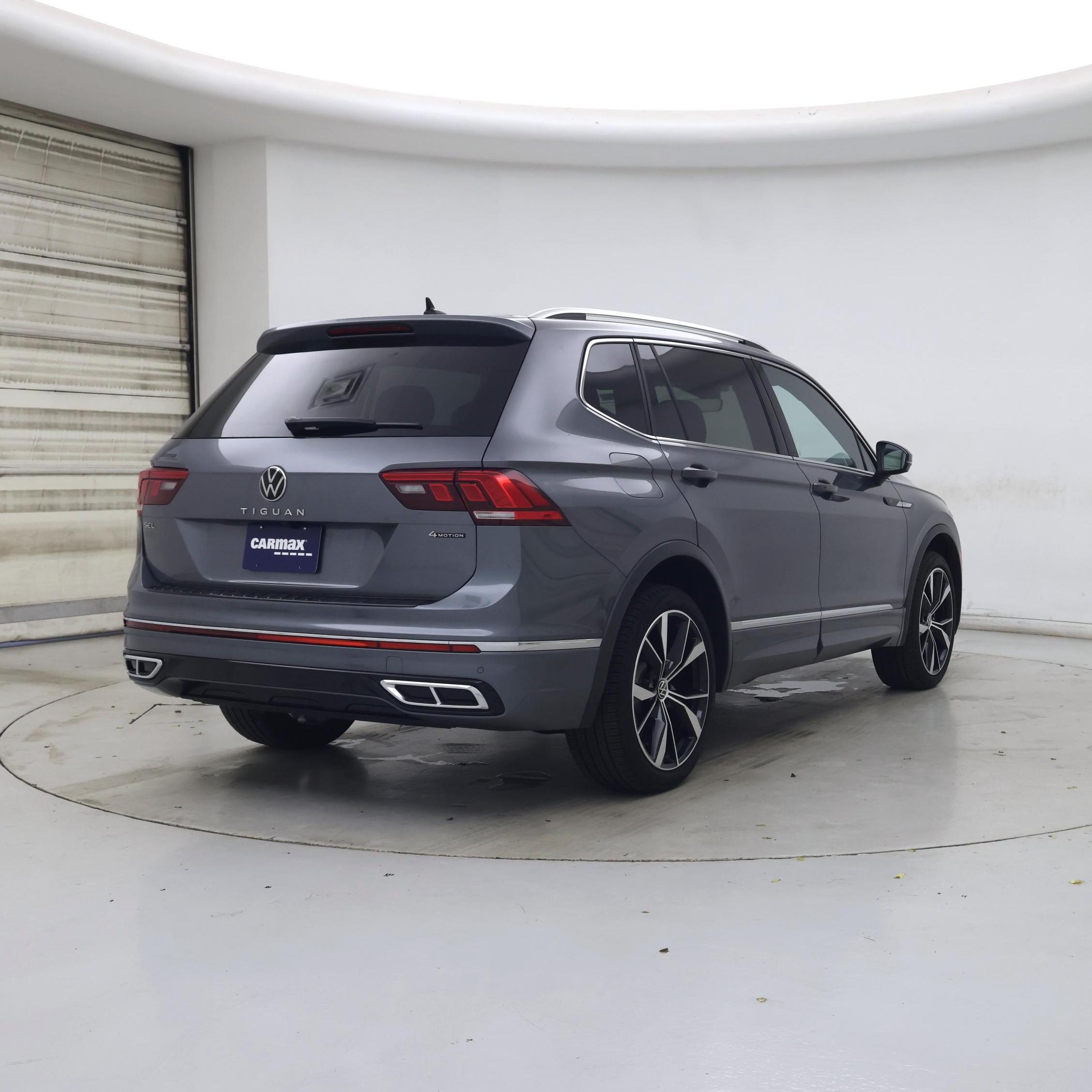 Thumbnail: 2022 Volkswagen Tiguan - 8