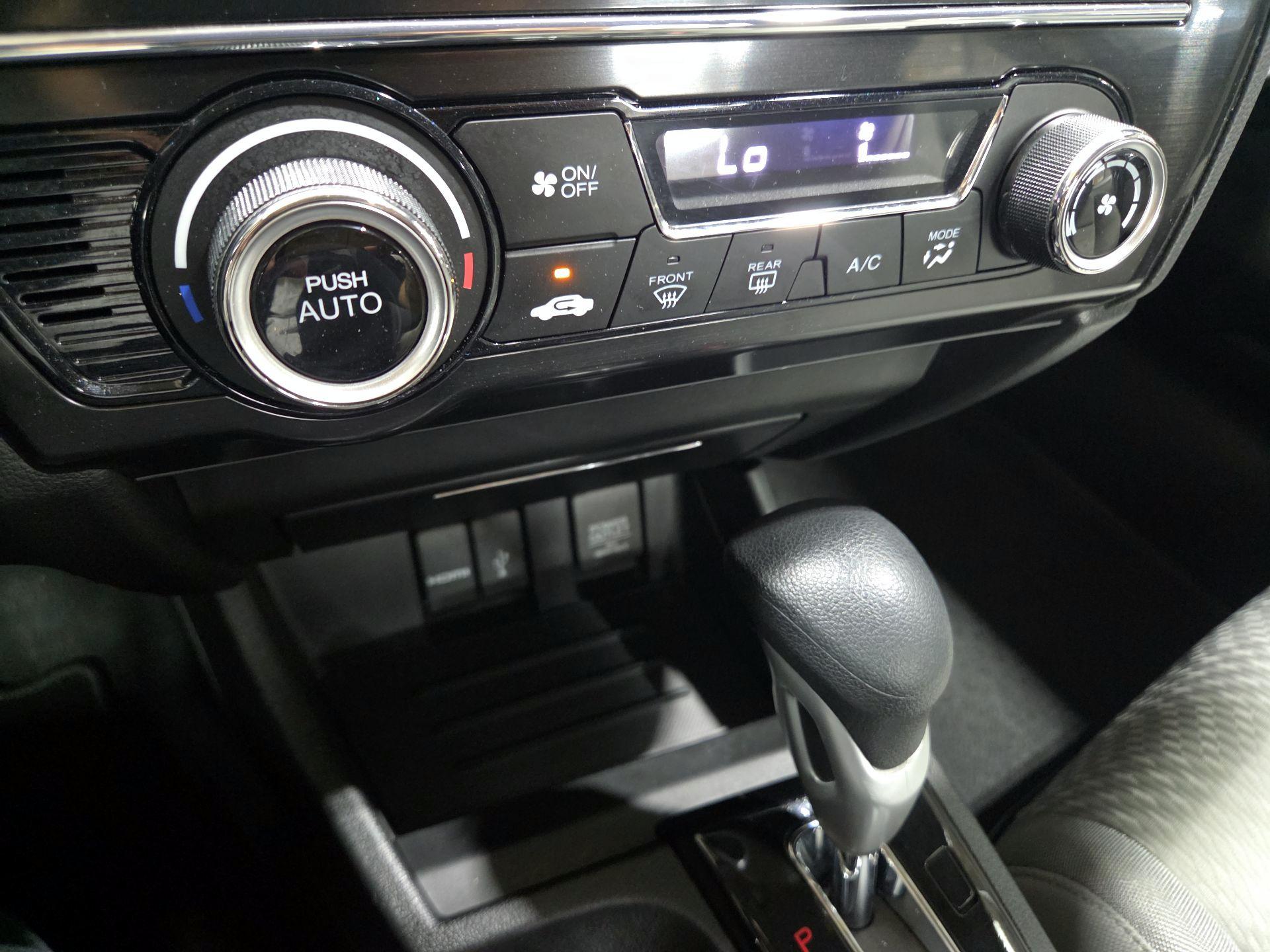 Thumbnail: 2015 Honda Civic - 16