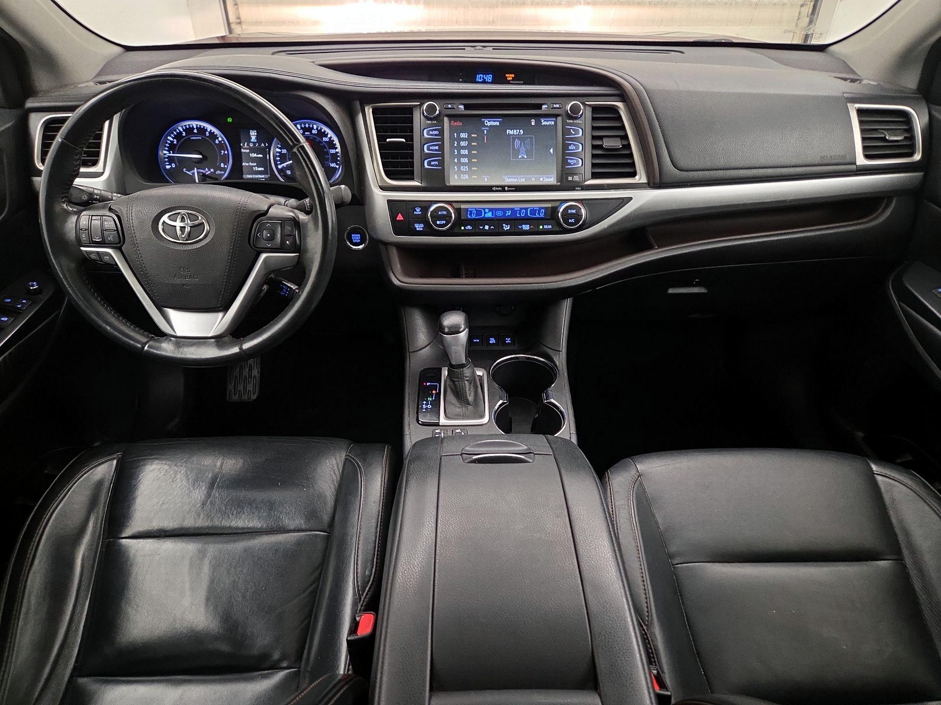 Thumbnail: 2015 Toyota Highlander - 9