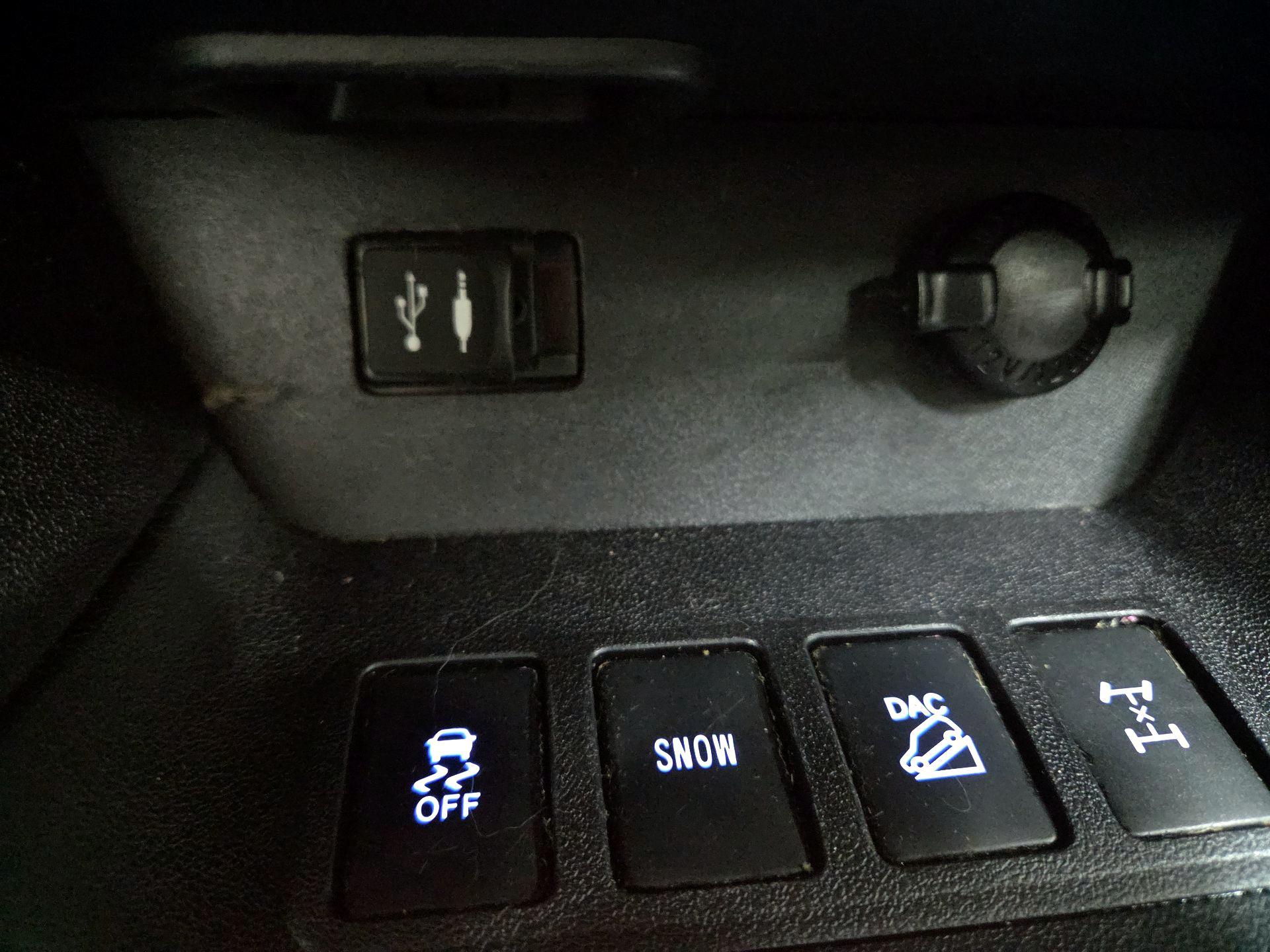 Thumbnail: 2015 Toyota Highlander - 18