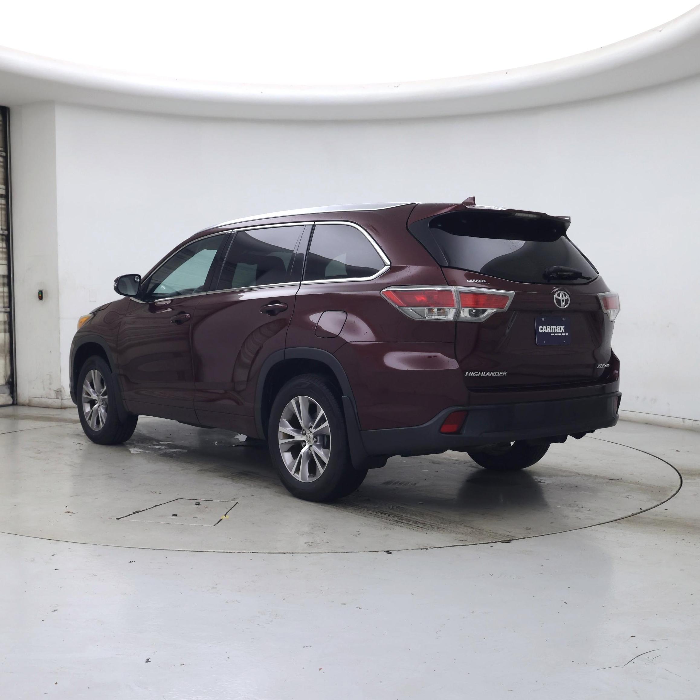 Thumbnail: 2015 Toyota Highlander - 2