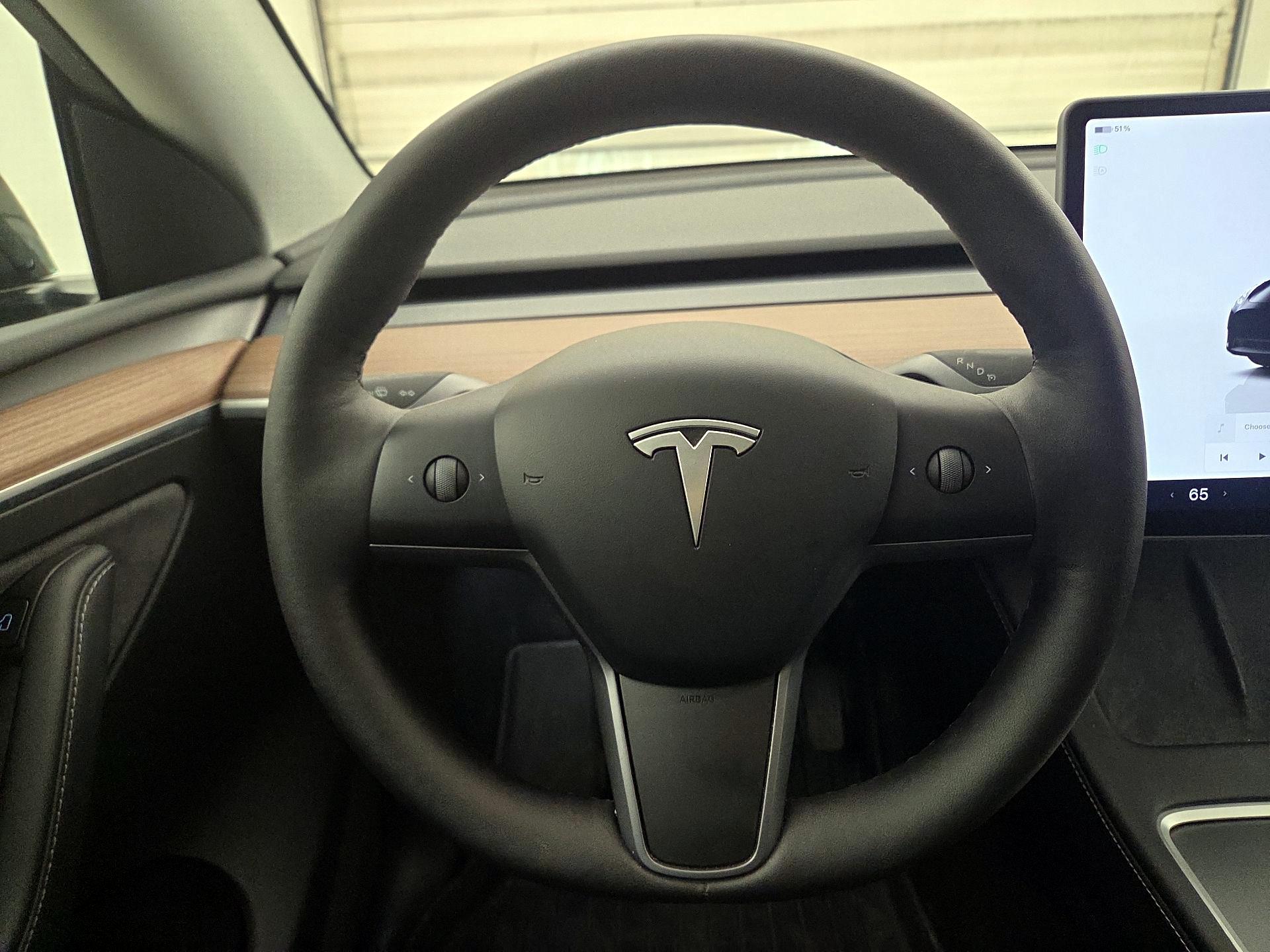 Thumbnail: 2025 Tesla Model Y - 10