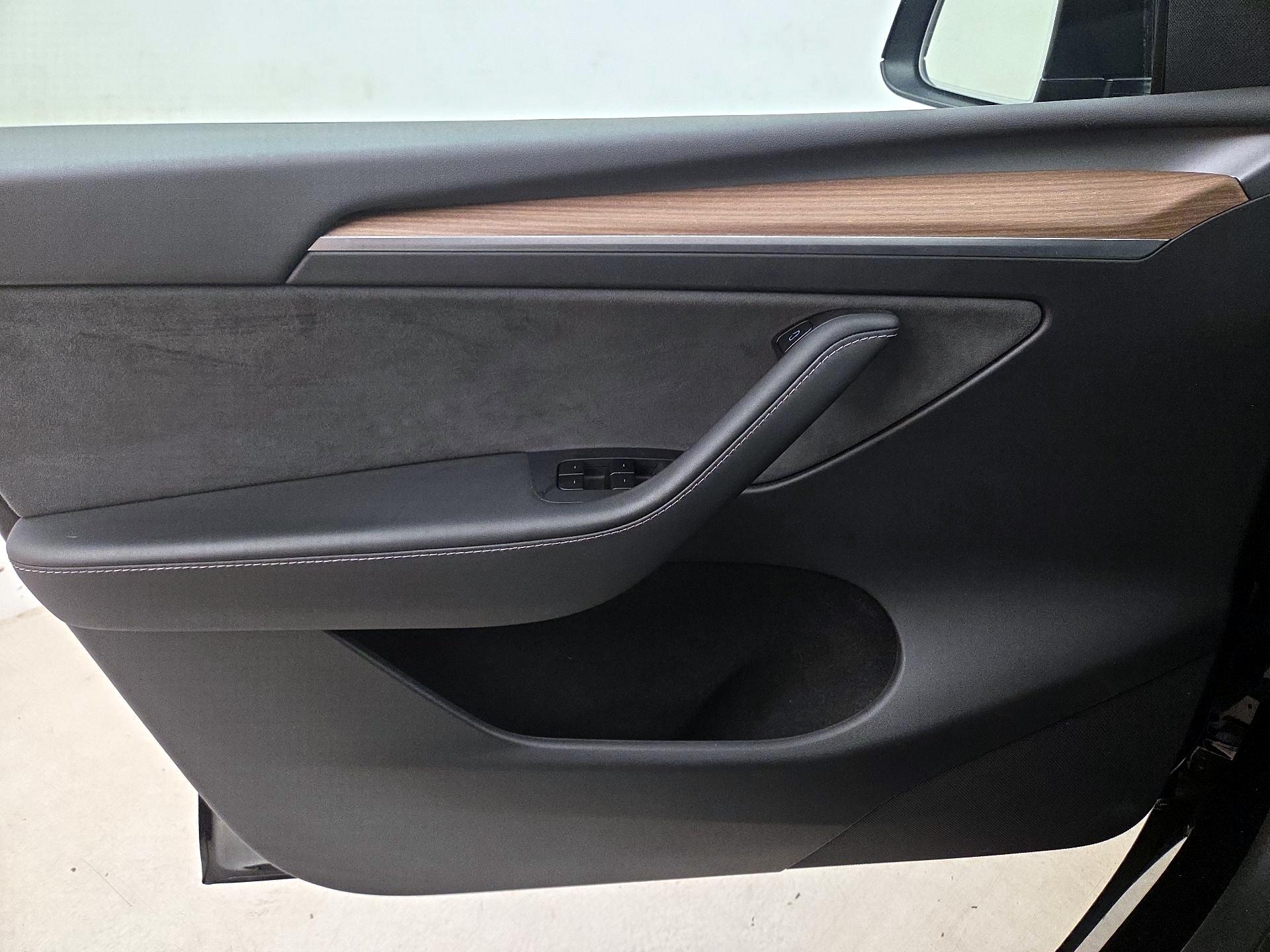 Thumbnail: 2025 Tesla Model Y - 12