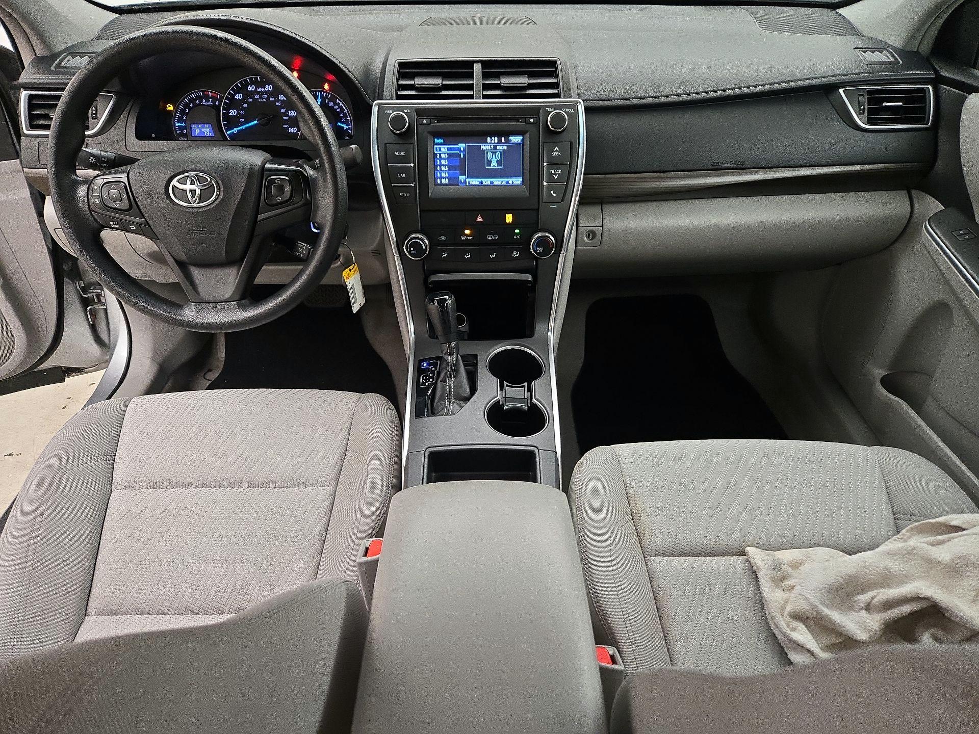 Thumbnail: 2015 Toyota Camry - 9