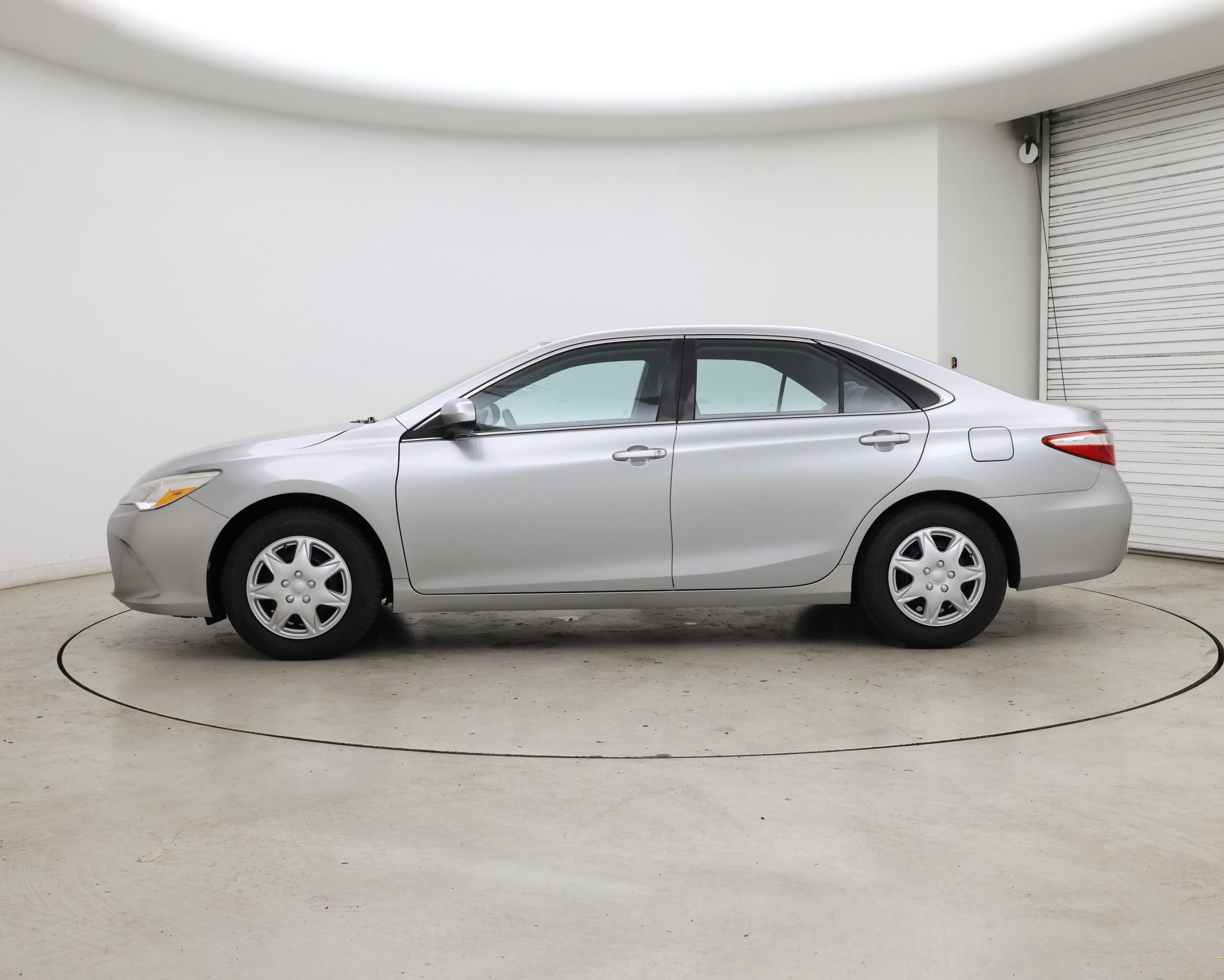 Thumbnail: 2015 Toyota Camry - 3