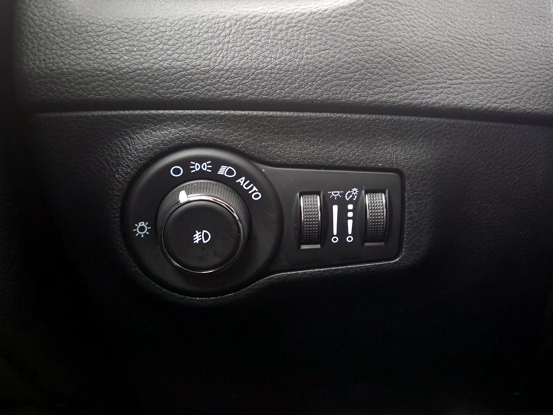 Thumbnail: 2021 Jeep Compass - 13