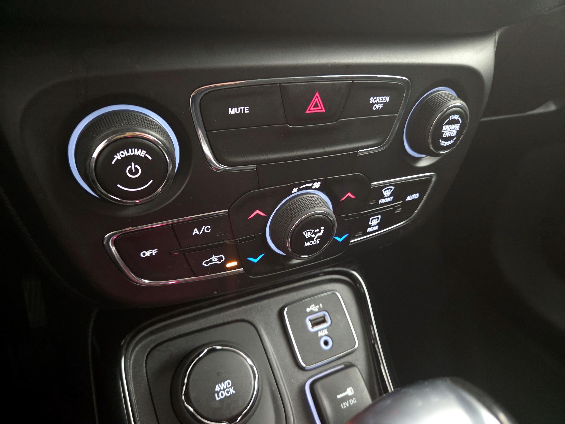 Thumbnail: 2021 Jeep Compass - 16