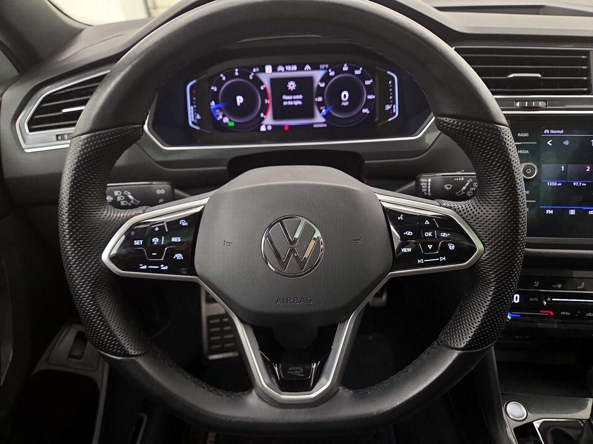 Thumbnail: 2022 Volkswagen Tiguan - 10