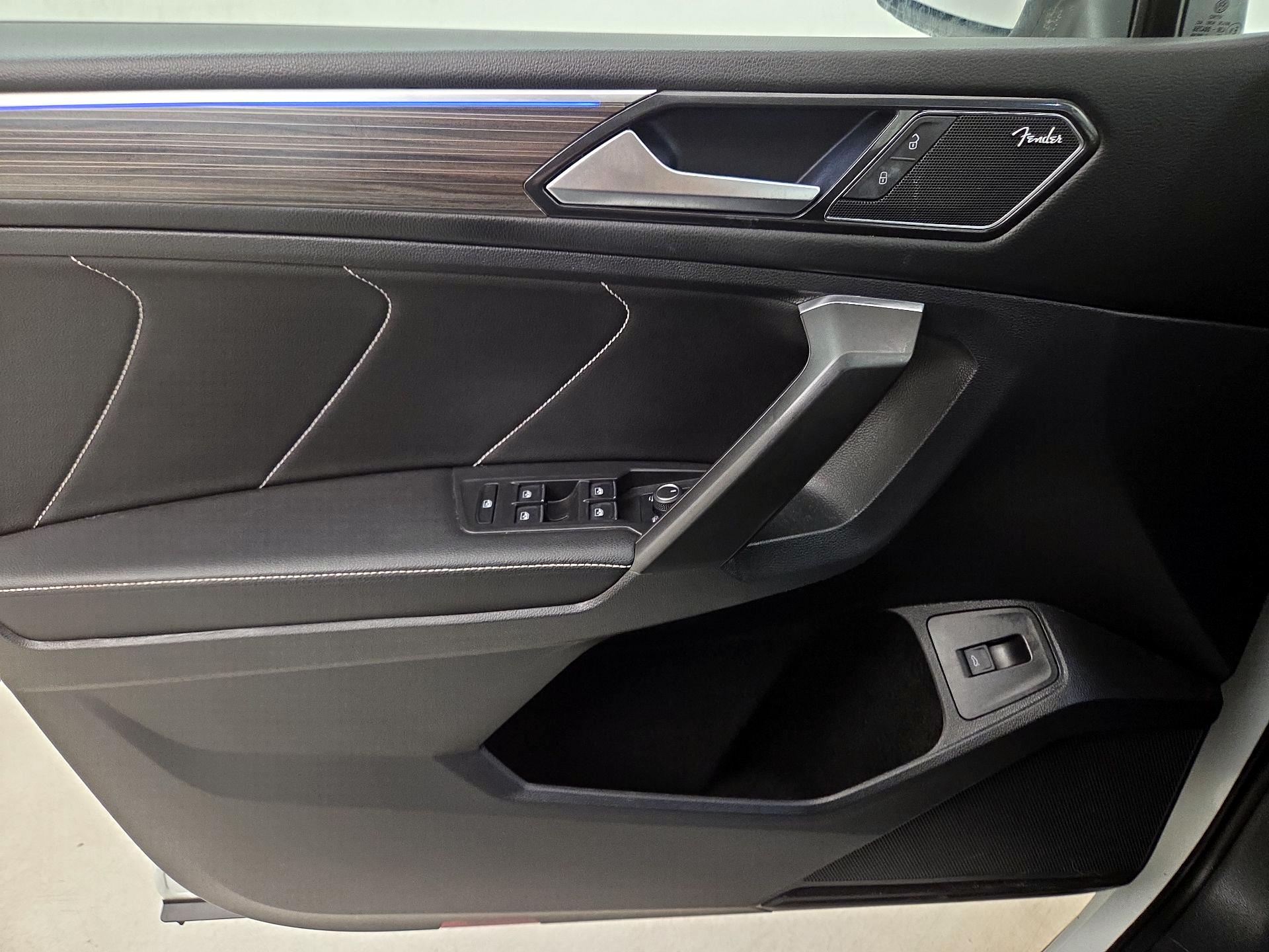 Thumbnail: 2022 Volkswagen Tiguan - 12