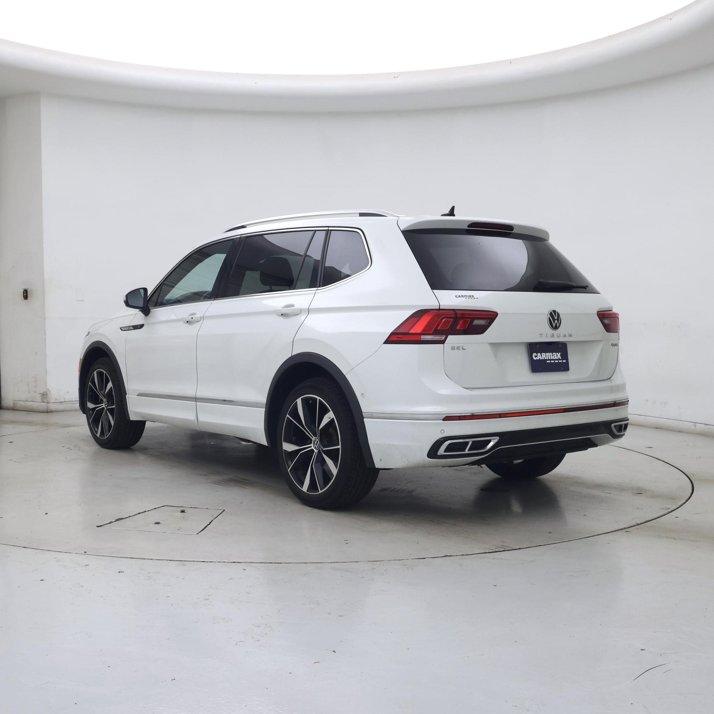 Thumbnail: 2022 Volkswagen Tiguan - 2