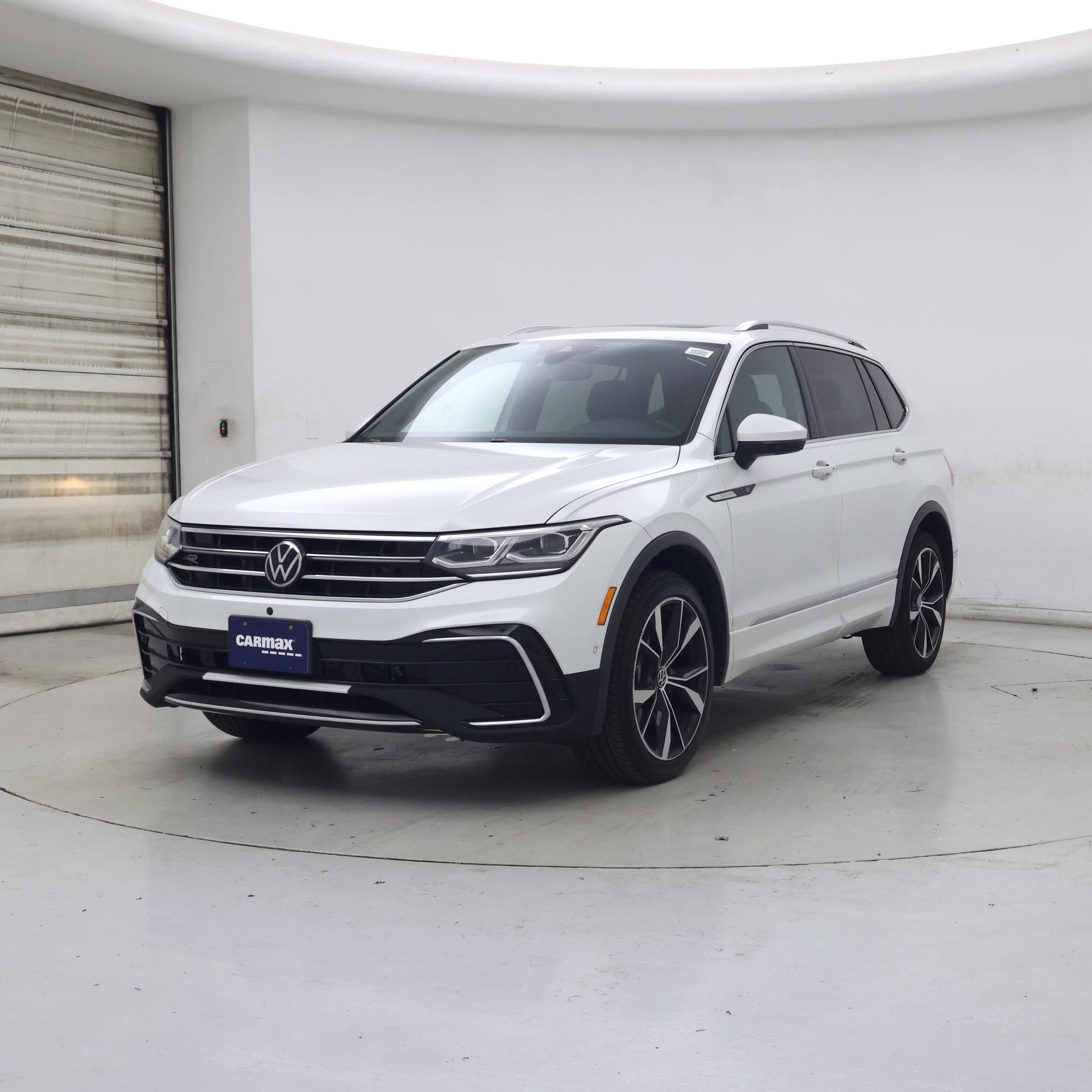 Thumbnail: 2022 Volkswagen Tiguan - 4
