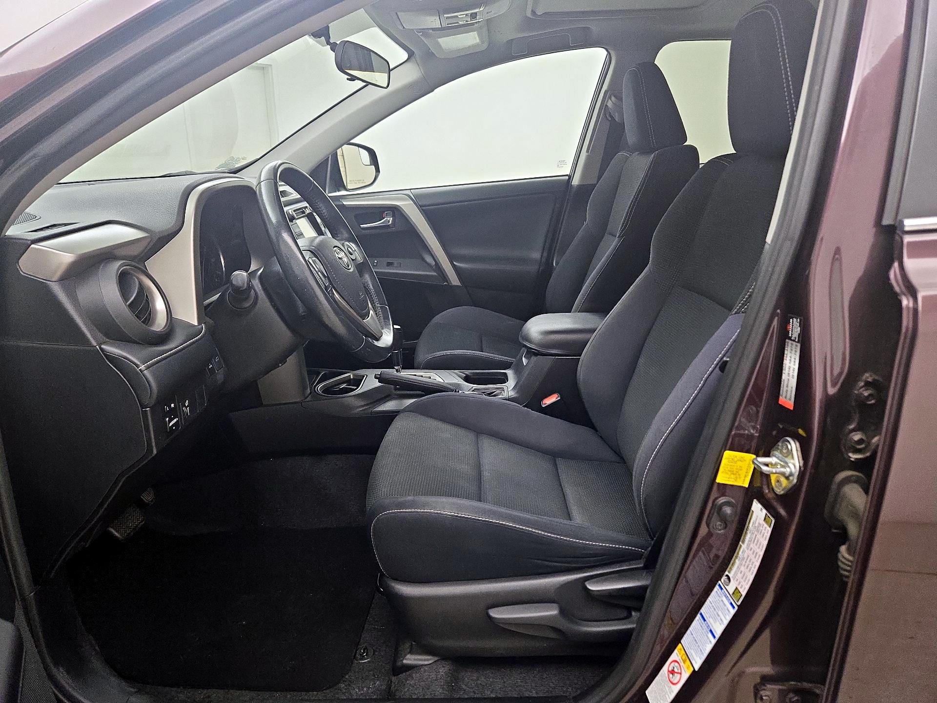 Thumbnail: 2016 Toyota RAV4 - 11