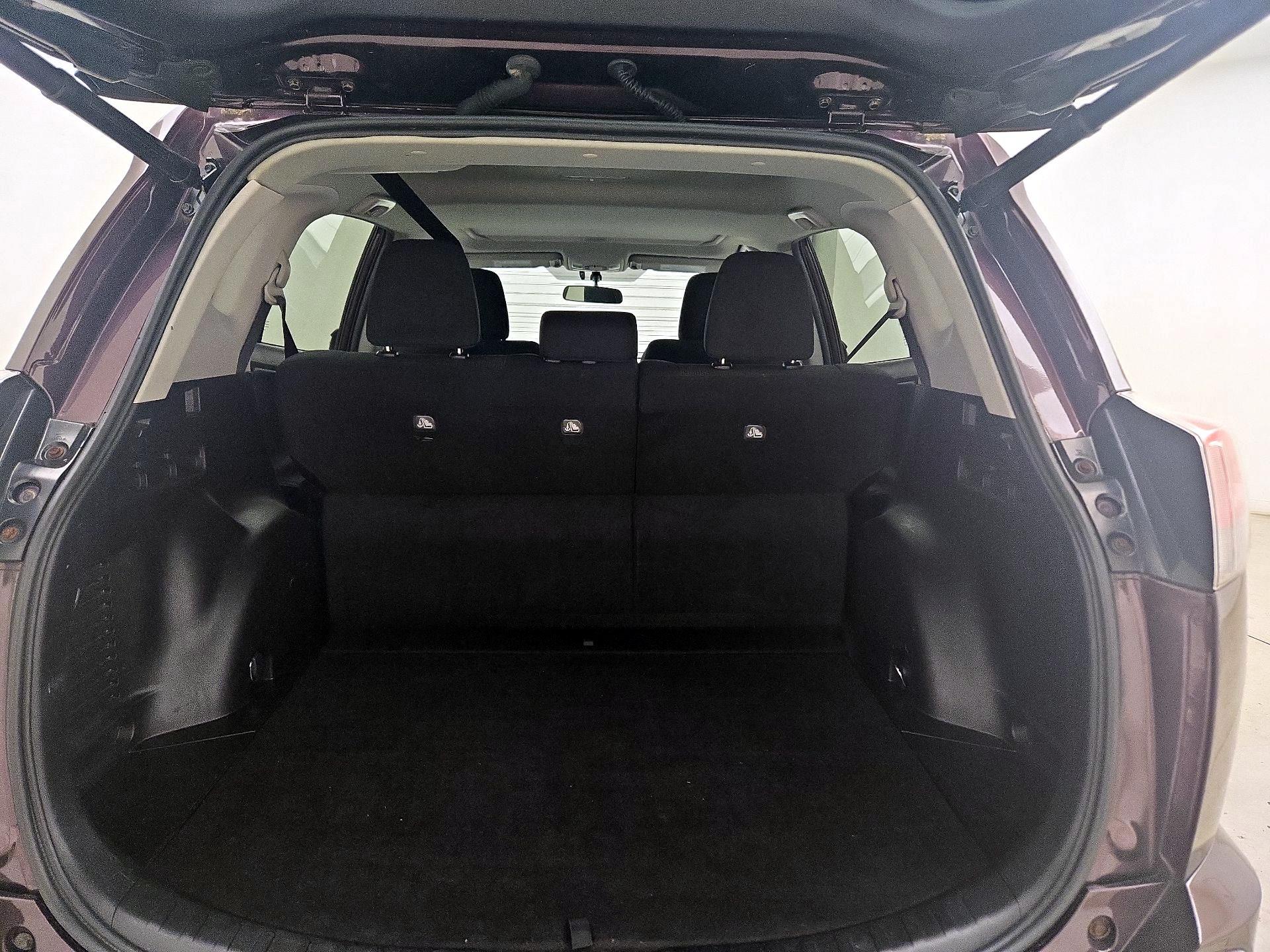 Thumbnail: 2016 Toyota RAV4 - 17