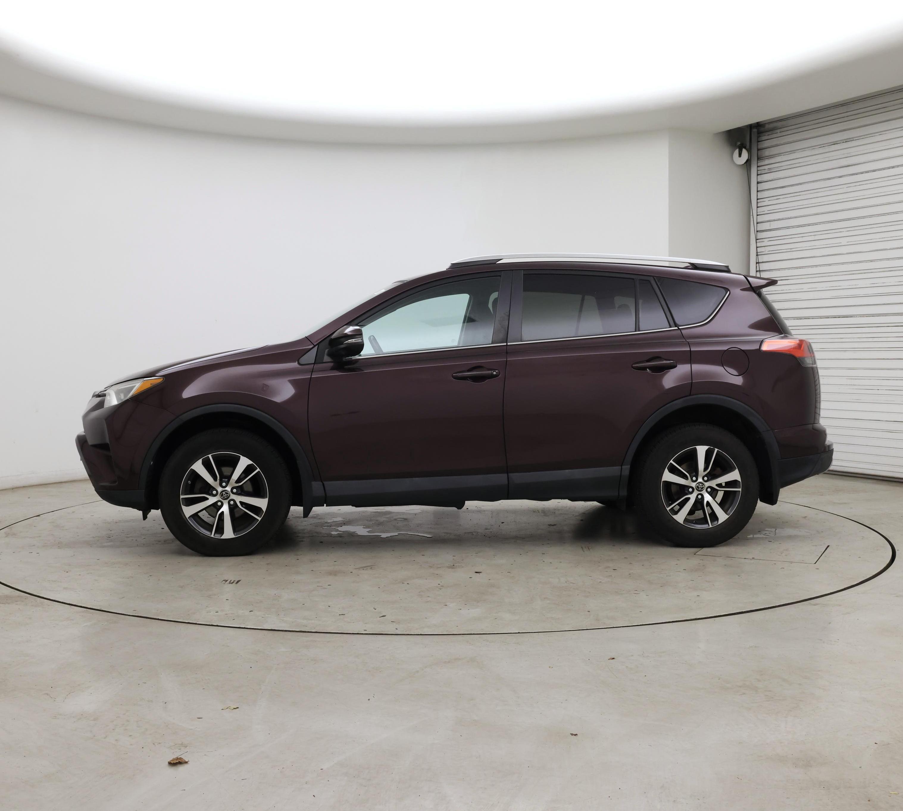 Thumbnail: 2016 Toyota RAV4 - 3