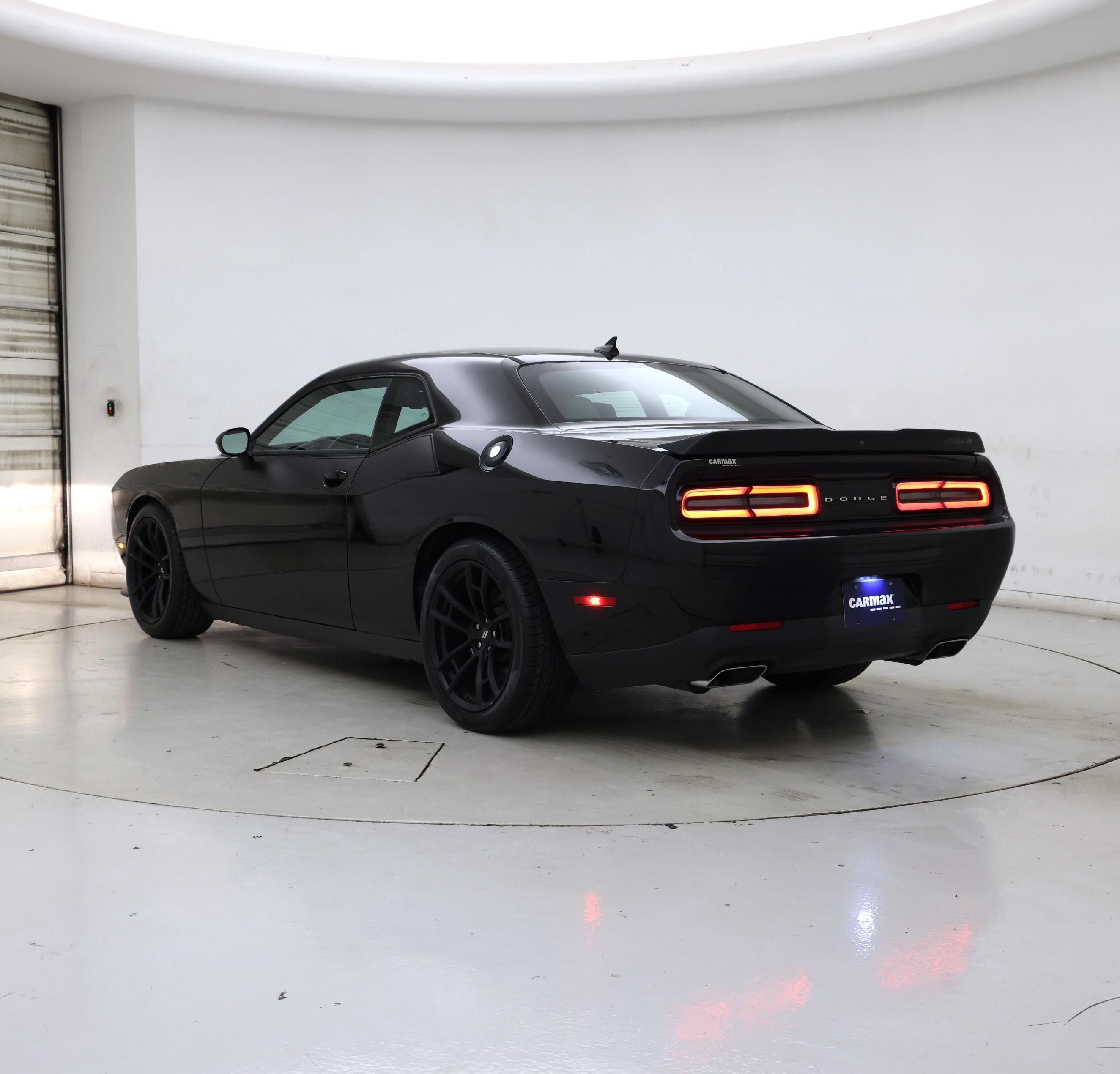 Thumbnail: 2017 Dodge Challenger - 2