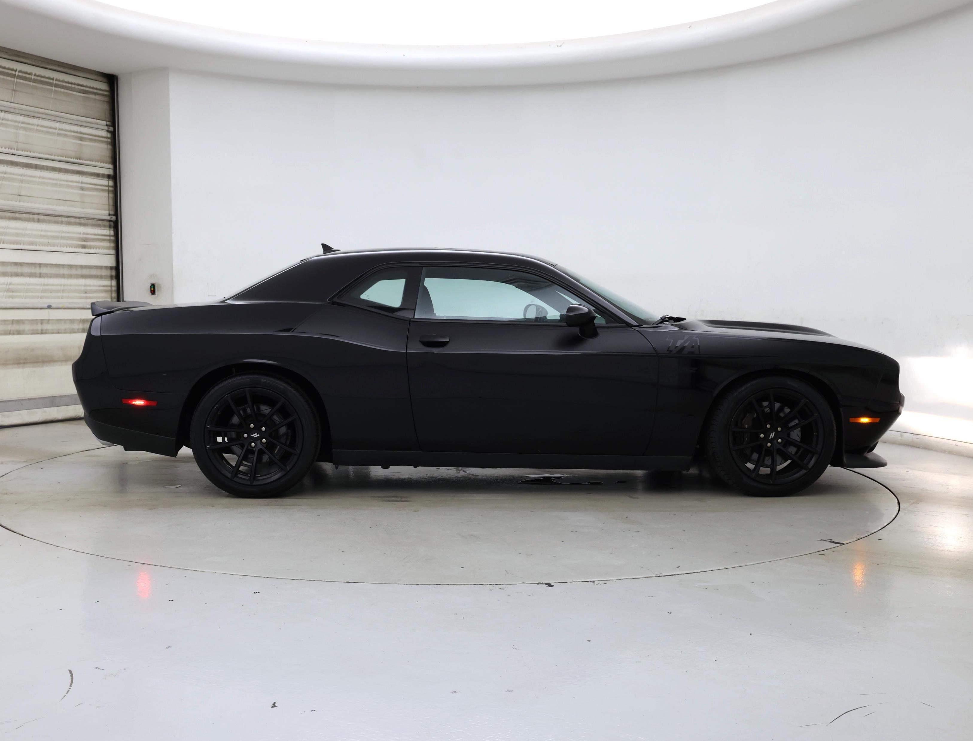Thumbnail: 2017 Dodge Challenger - 7