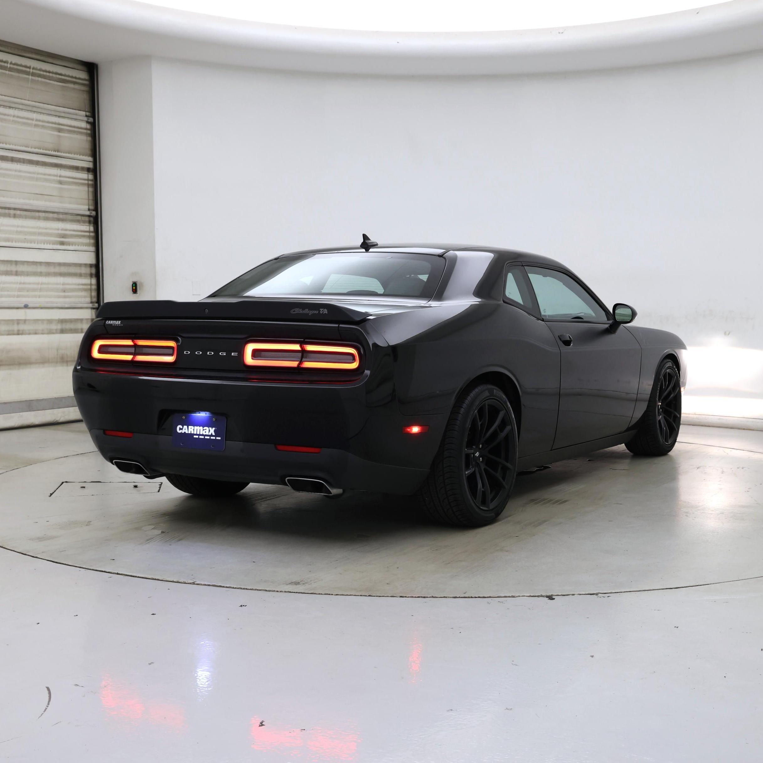 Thumbnail: 2017 Dodge Challenger - 8