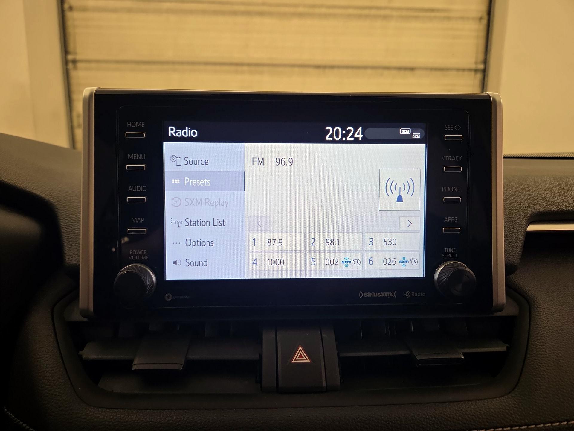 Thumbnail: 2021 Toyota RAV4 - 15