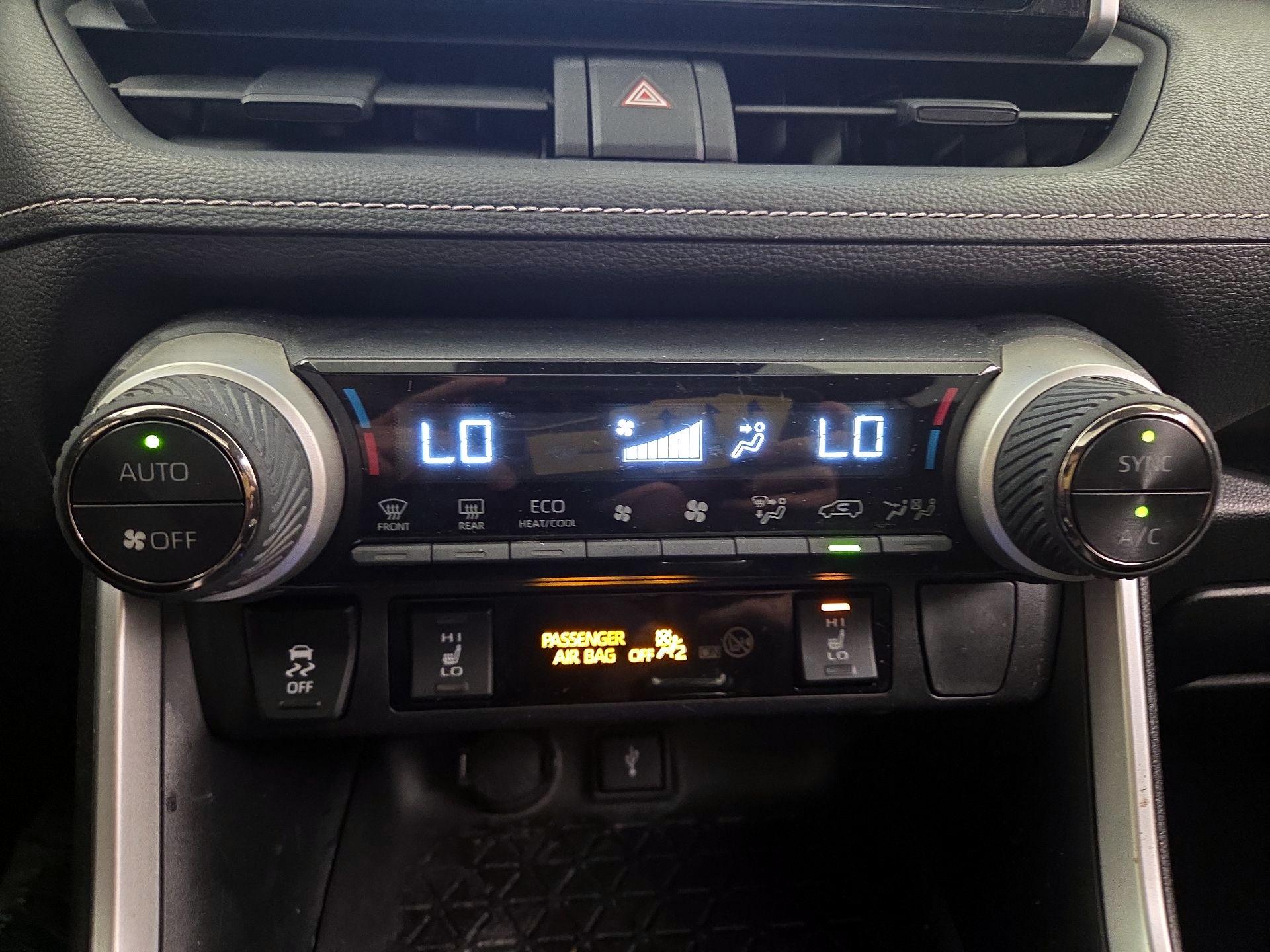 Thumbnail: 2021 Toyota RAV4 - 16