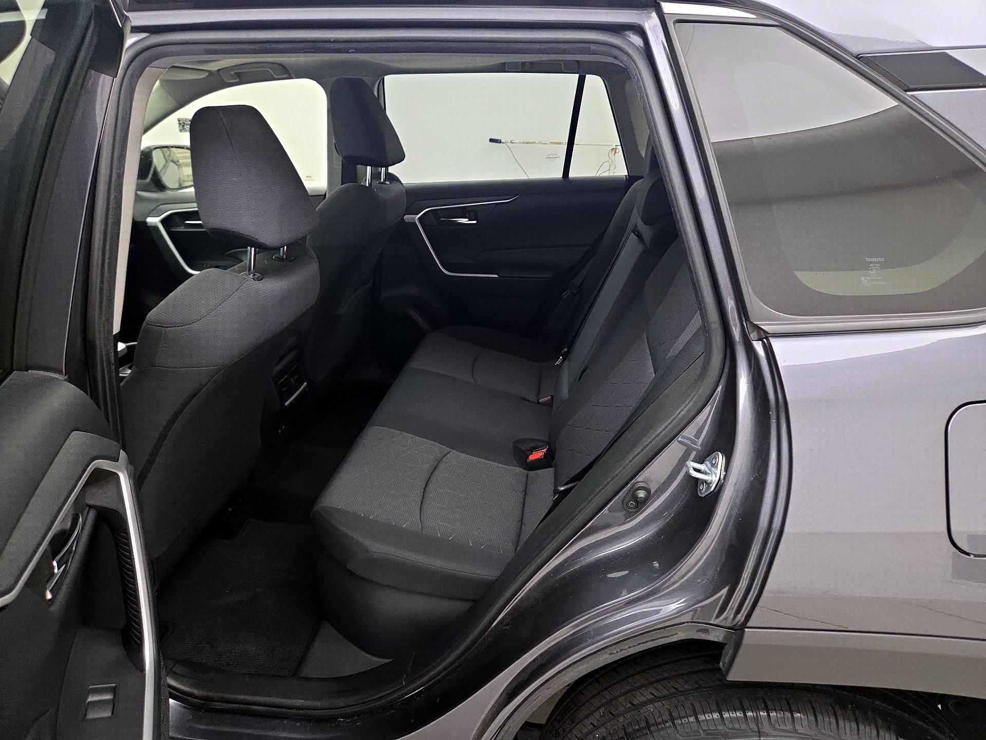 Thumbnail: 2021 Toyota RAV4 - 20