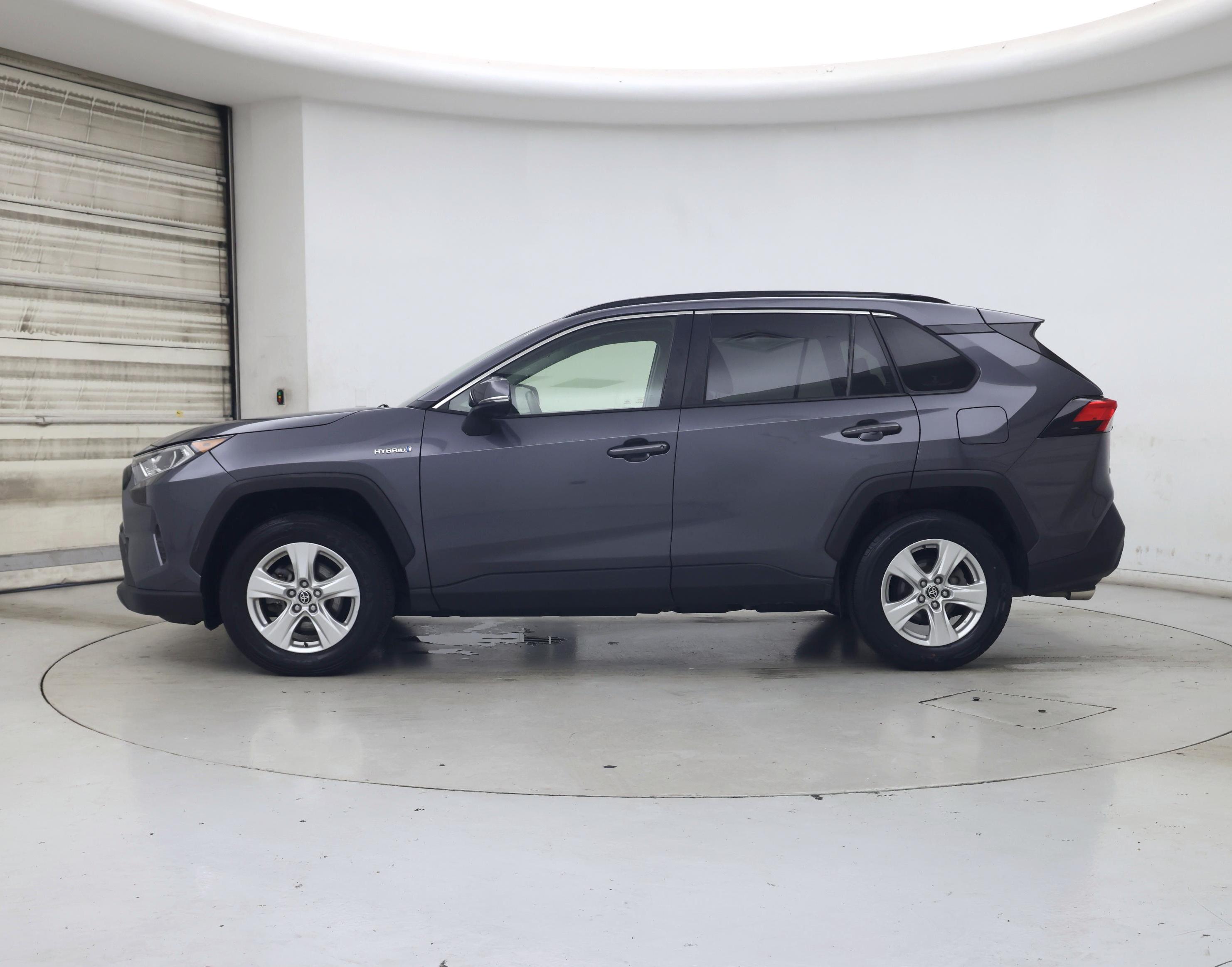 Thumbnail: 2021 Toyota RAV4 - 3