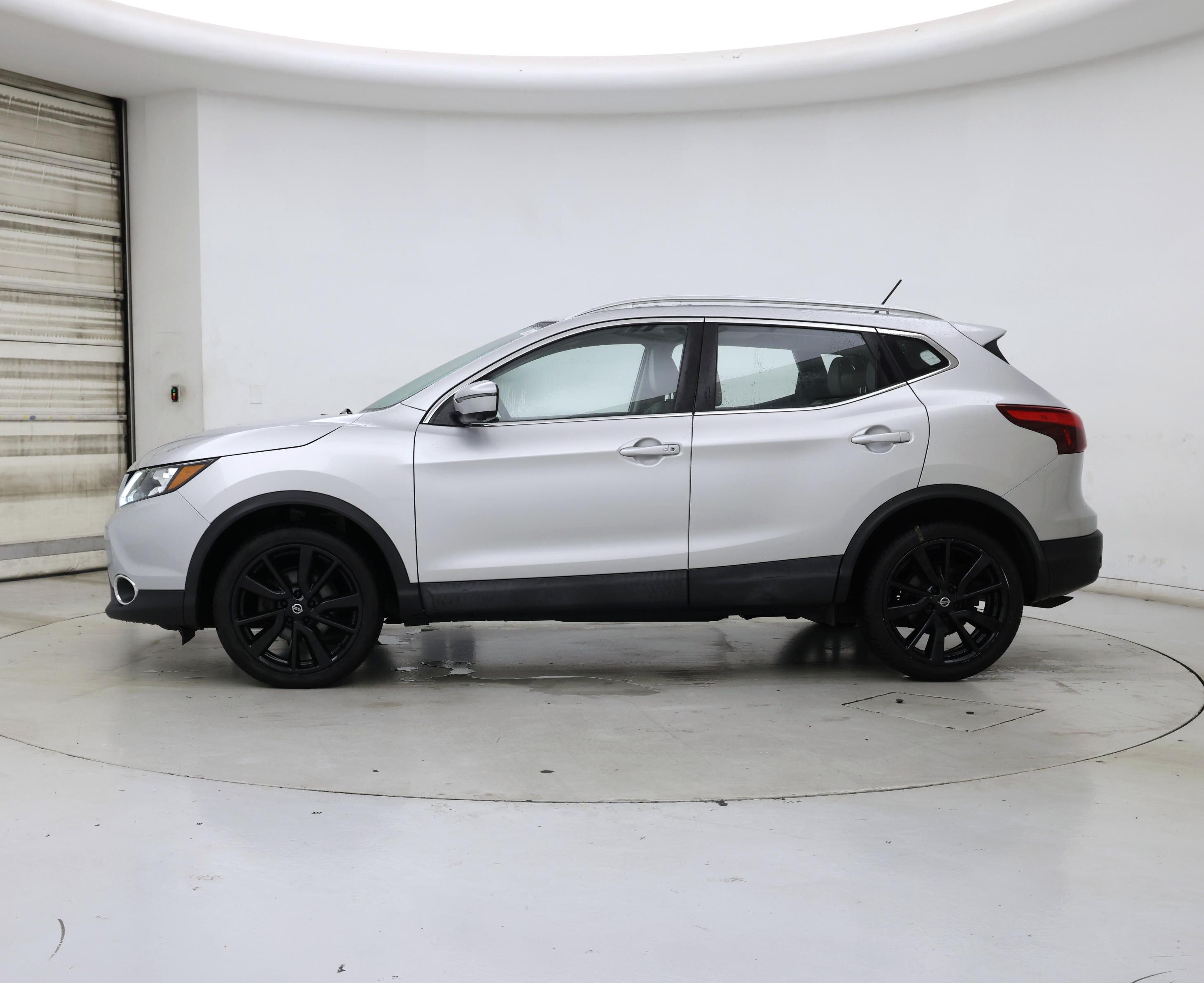 Thumbnail: 2019 Nissan Rogue Sport - 3