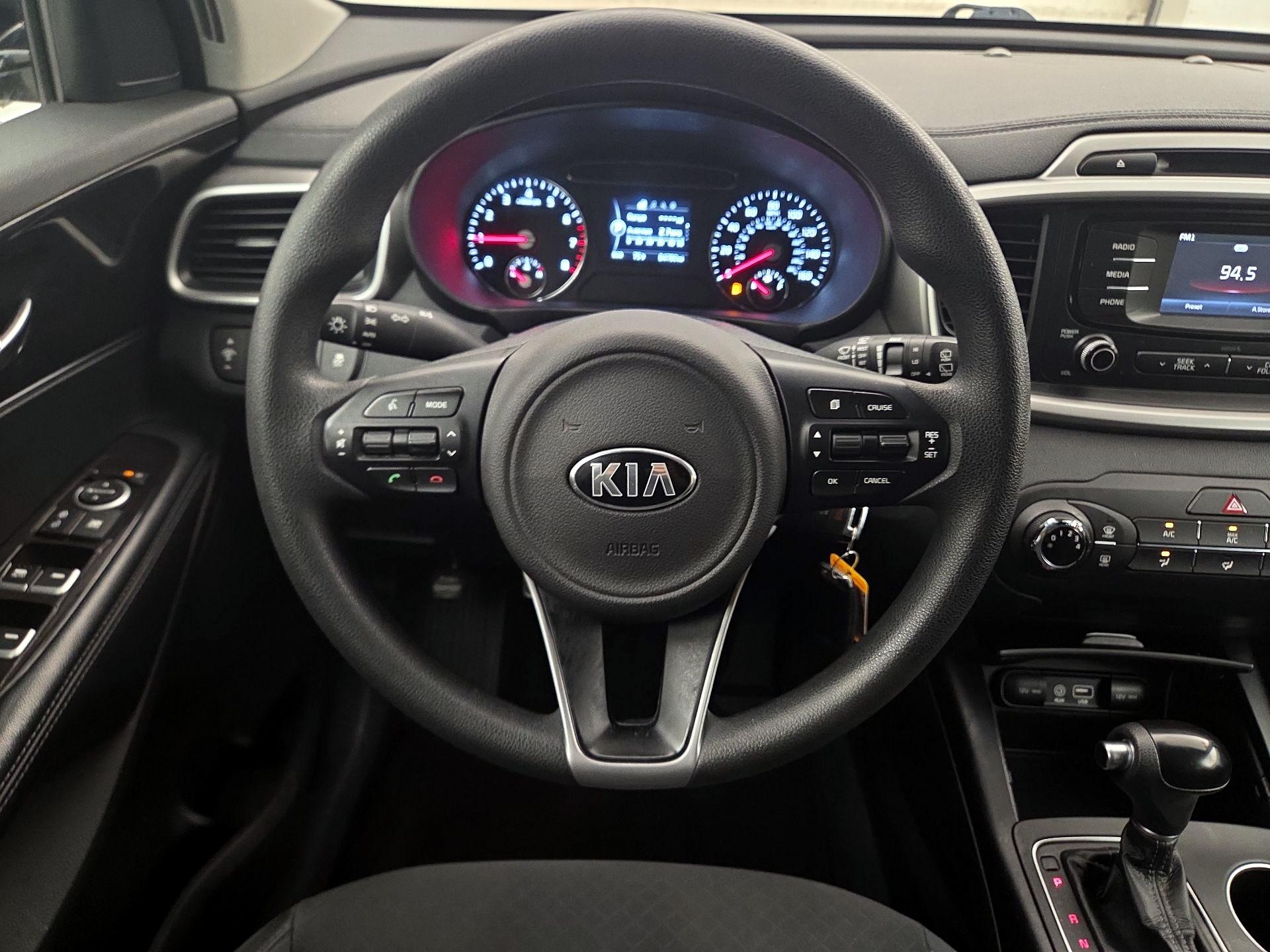 Thumbnail: 2017 Kia Sorento - 10