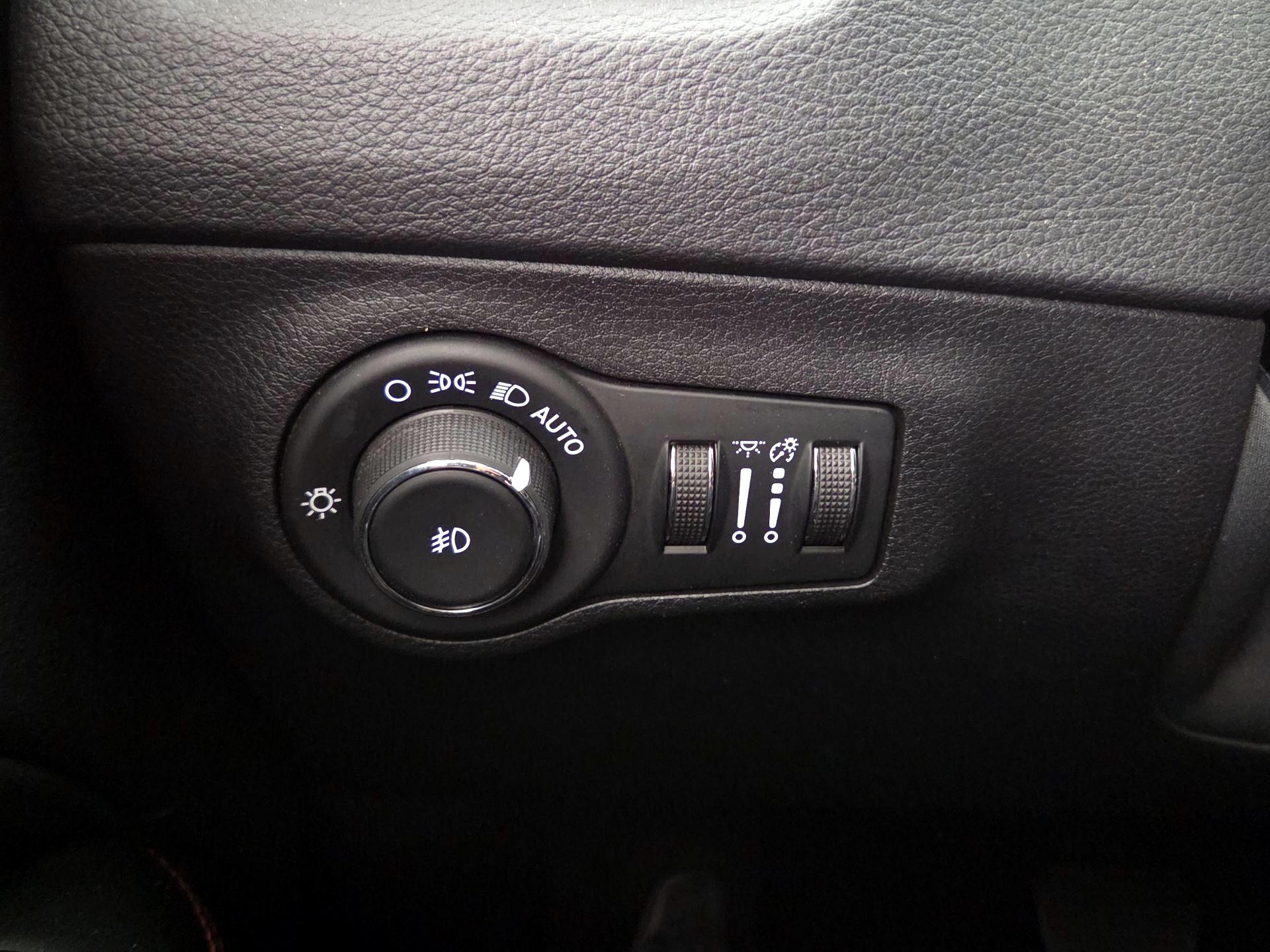 Thumbnail: 2019 Jeep Compass - 13