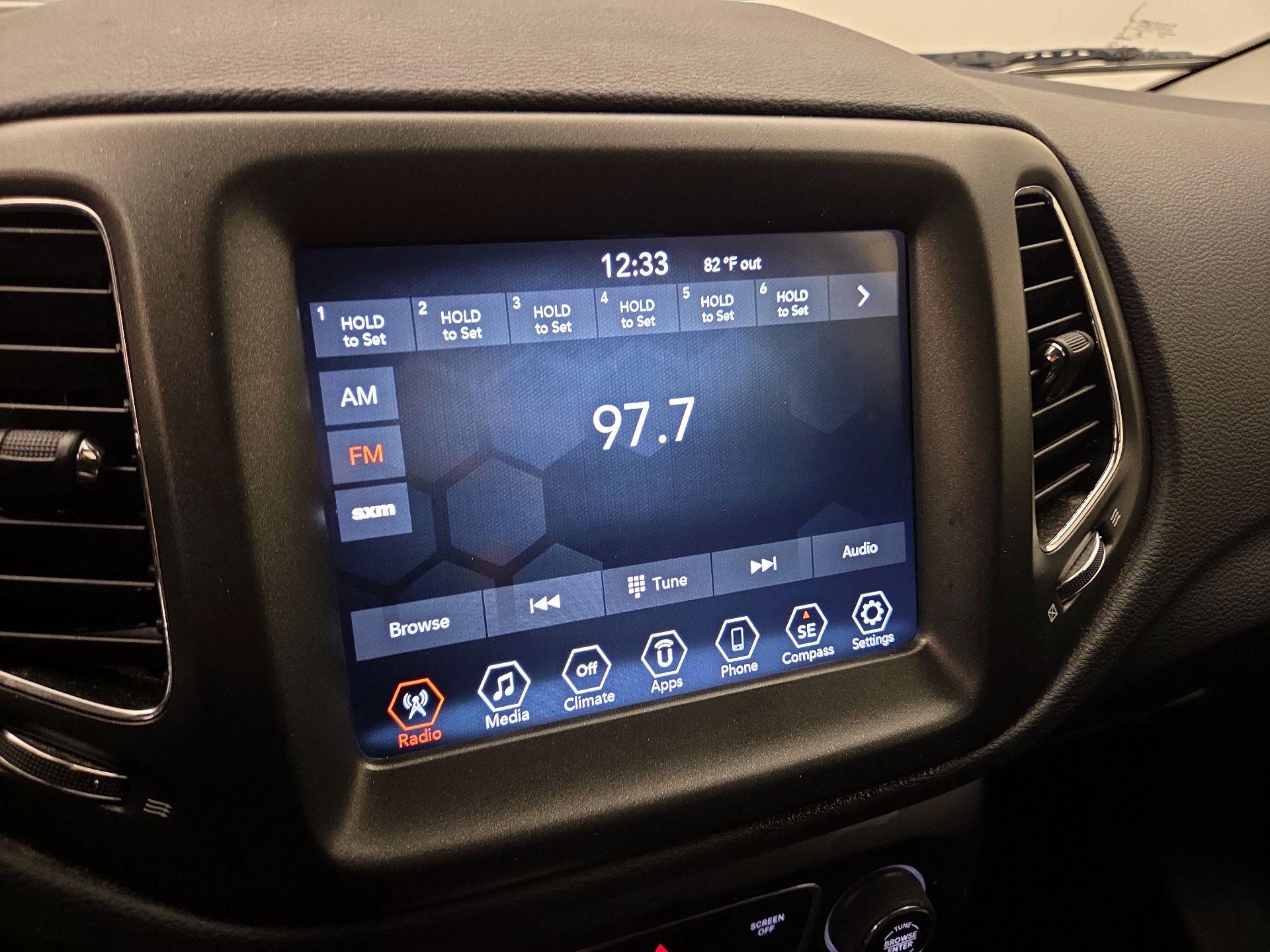 Thumbnail: 2019 Jeep Compass - 15