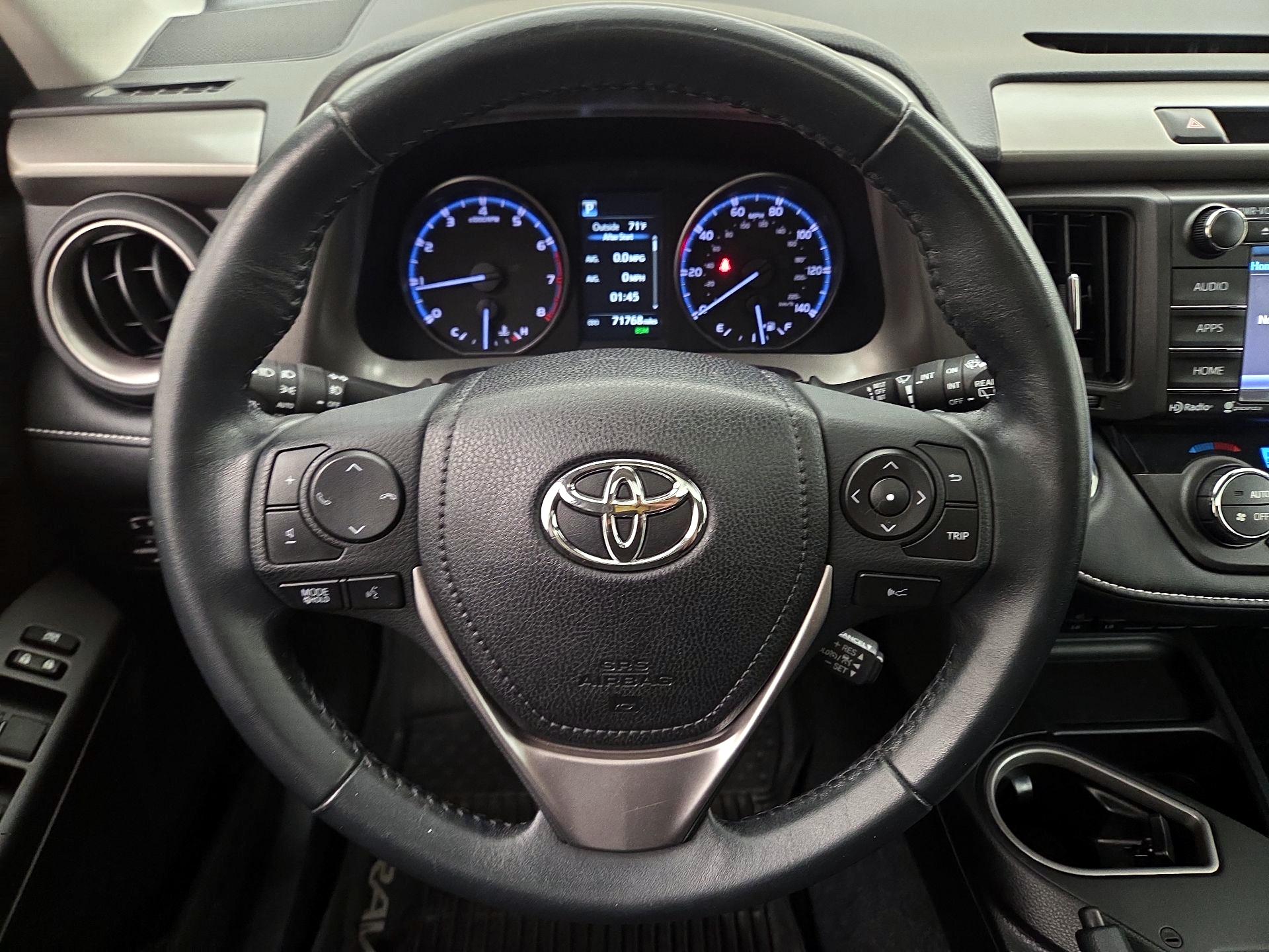 Thumbnail: 2018 Toyota RAV4 - 10