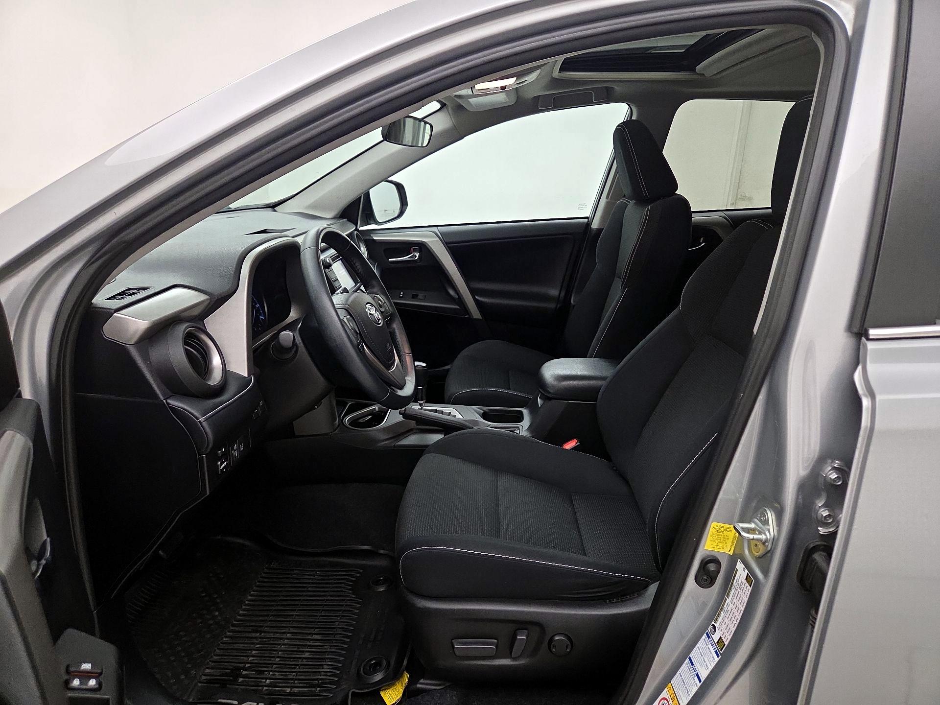 Thumbnail: 2018 Toyota RAV4 - 11