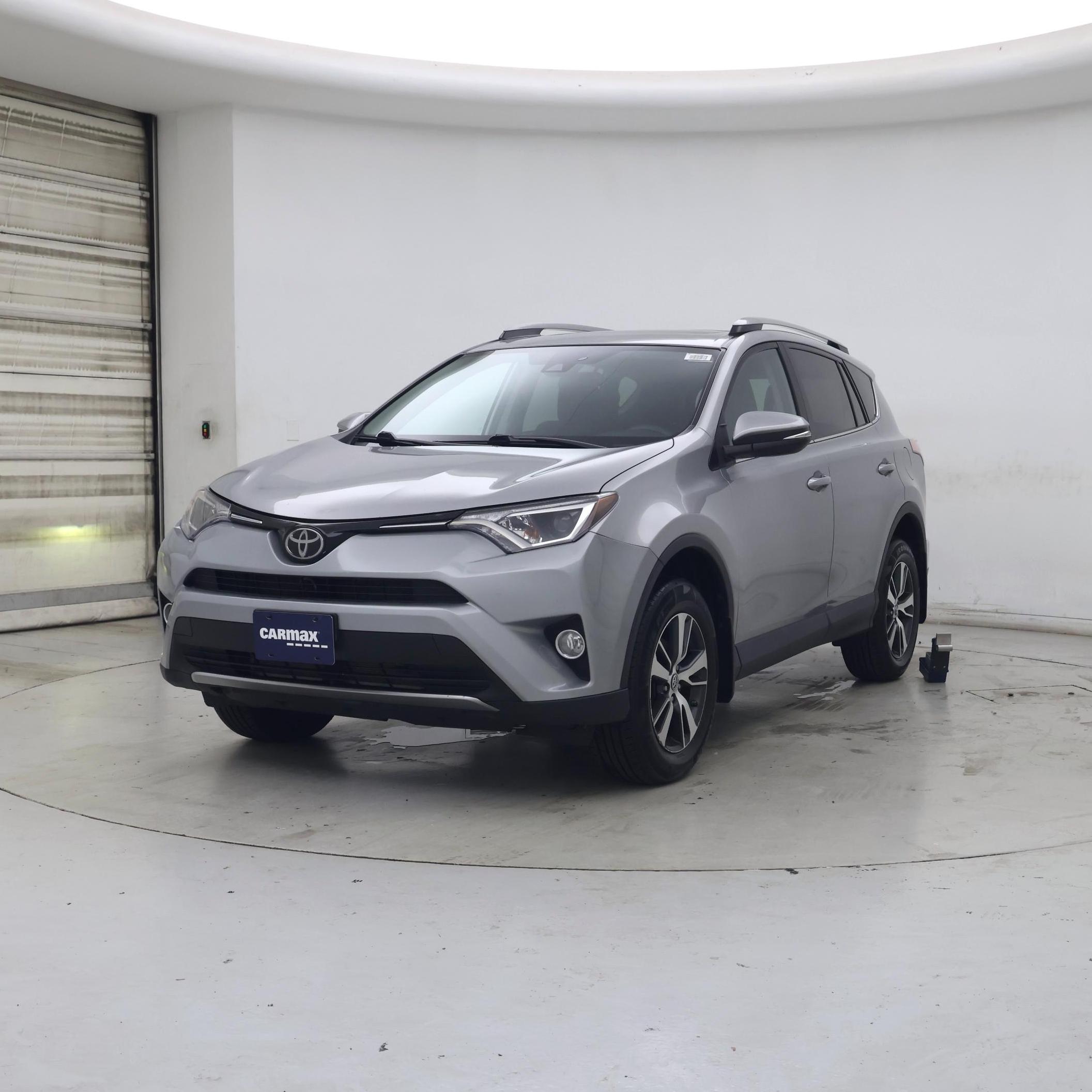 Thumbnail: 2018 Toyota RAV4 - 4