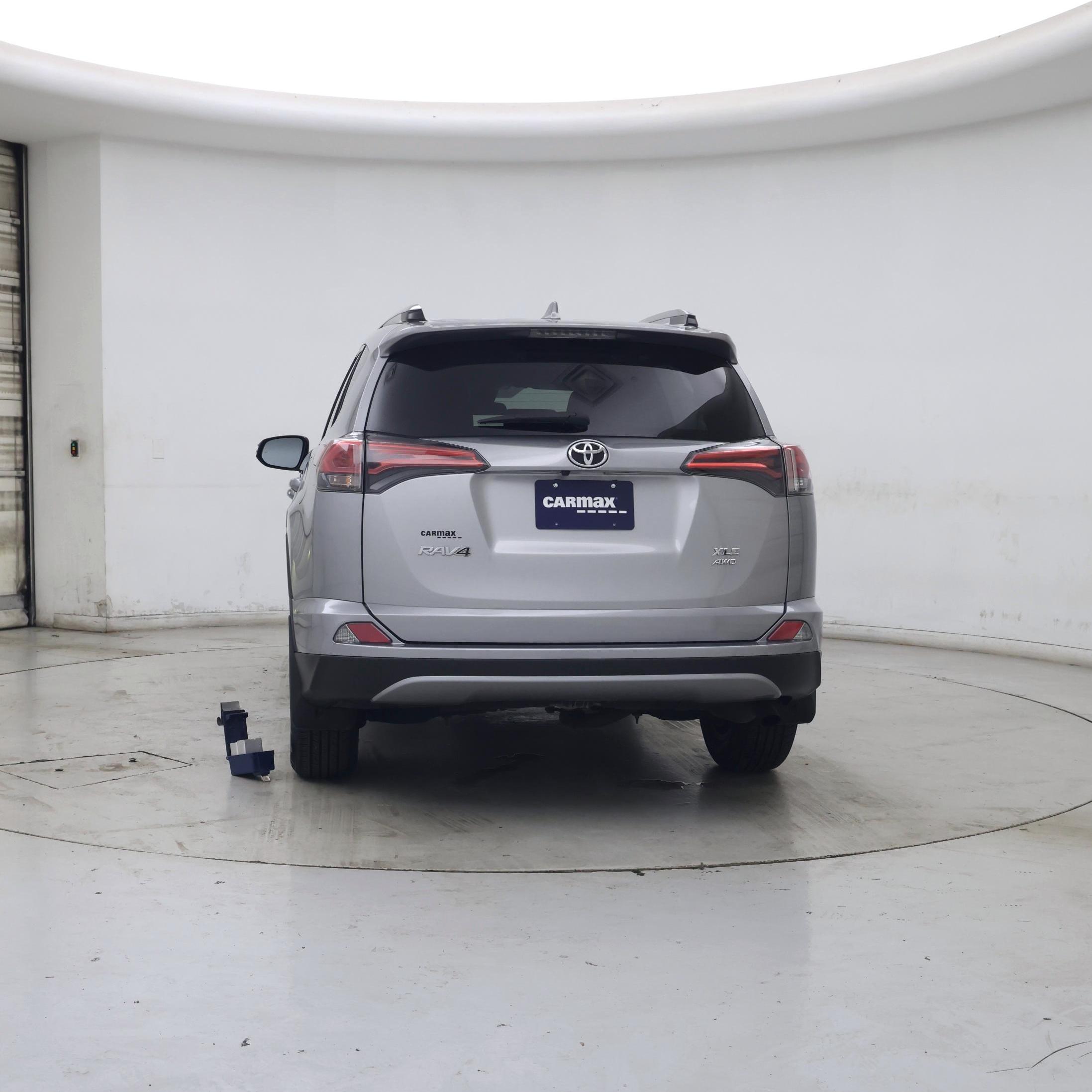 Thumbnail: 2018 Toyota RAV4 - 6