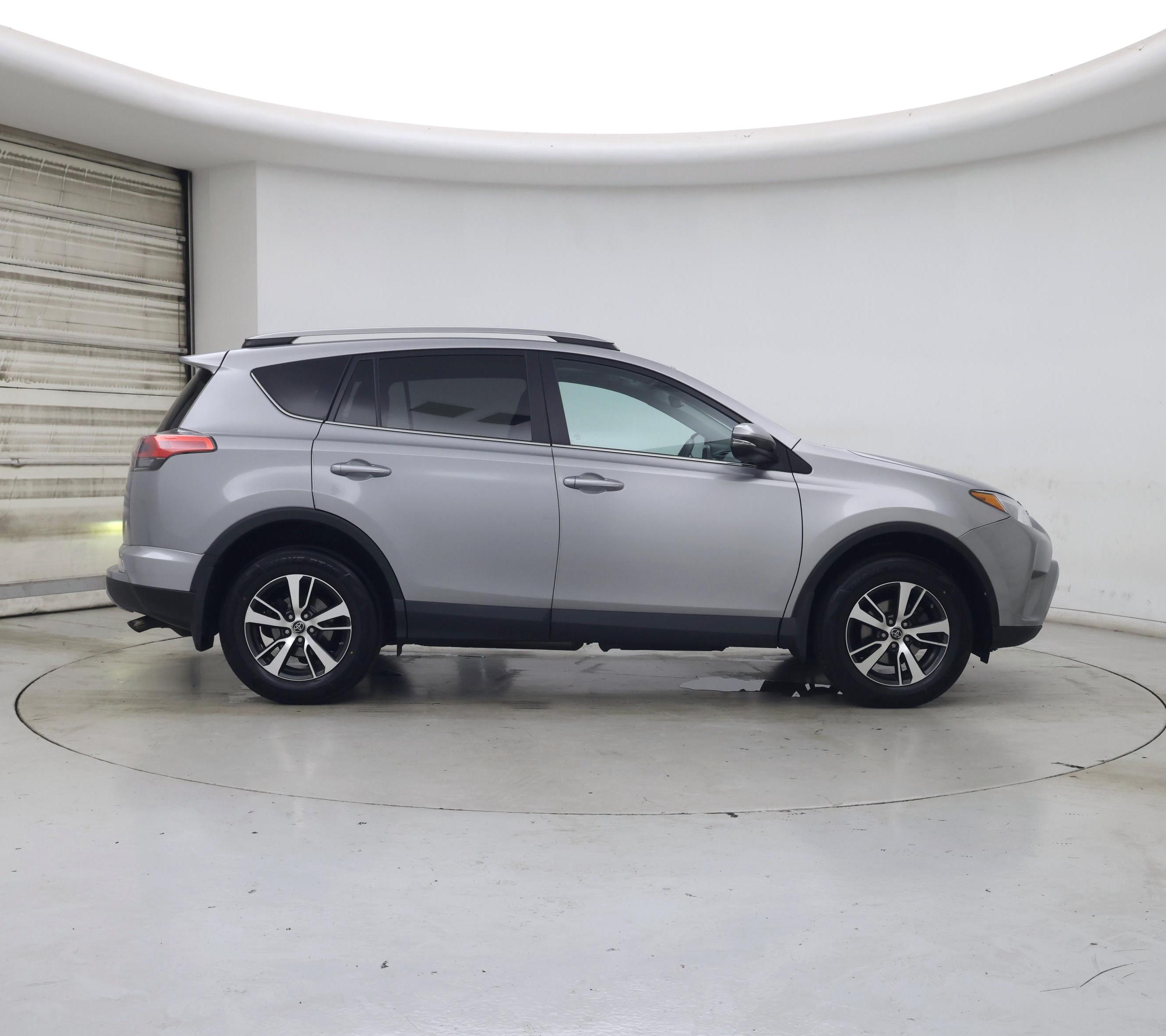 Thumbnail: 2018 Toyota RAV4 - 7