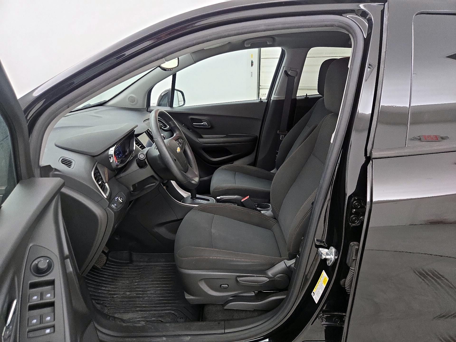 Thumbnail: 2022 Chevrolet Trax - 11