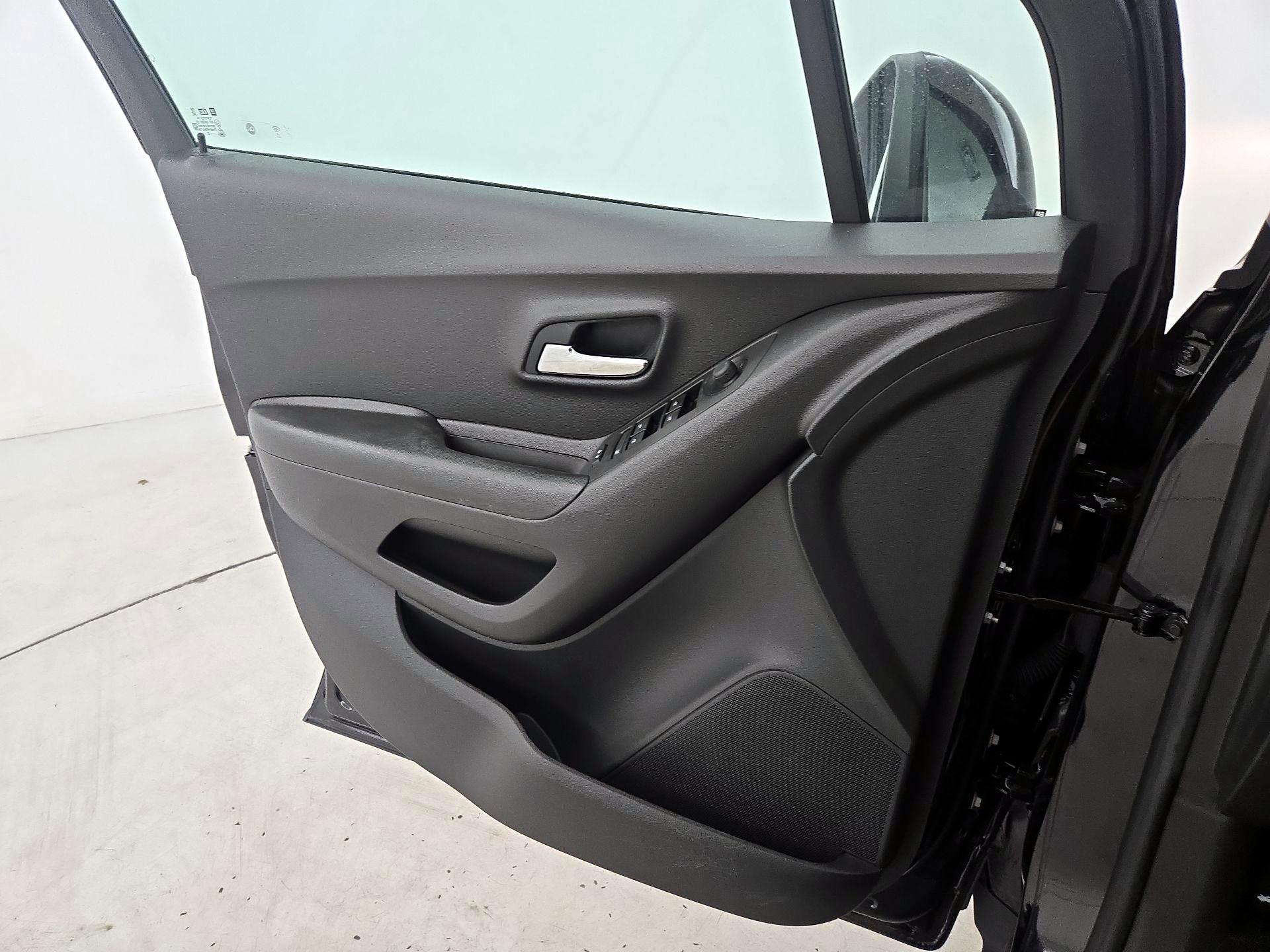 Thumbnail: 2022 Chevrolet Trax - 12