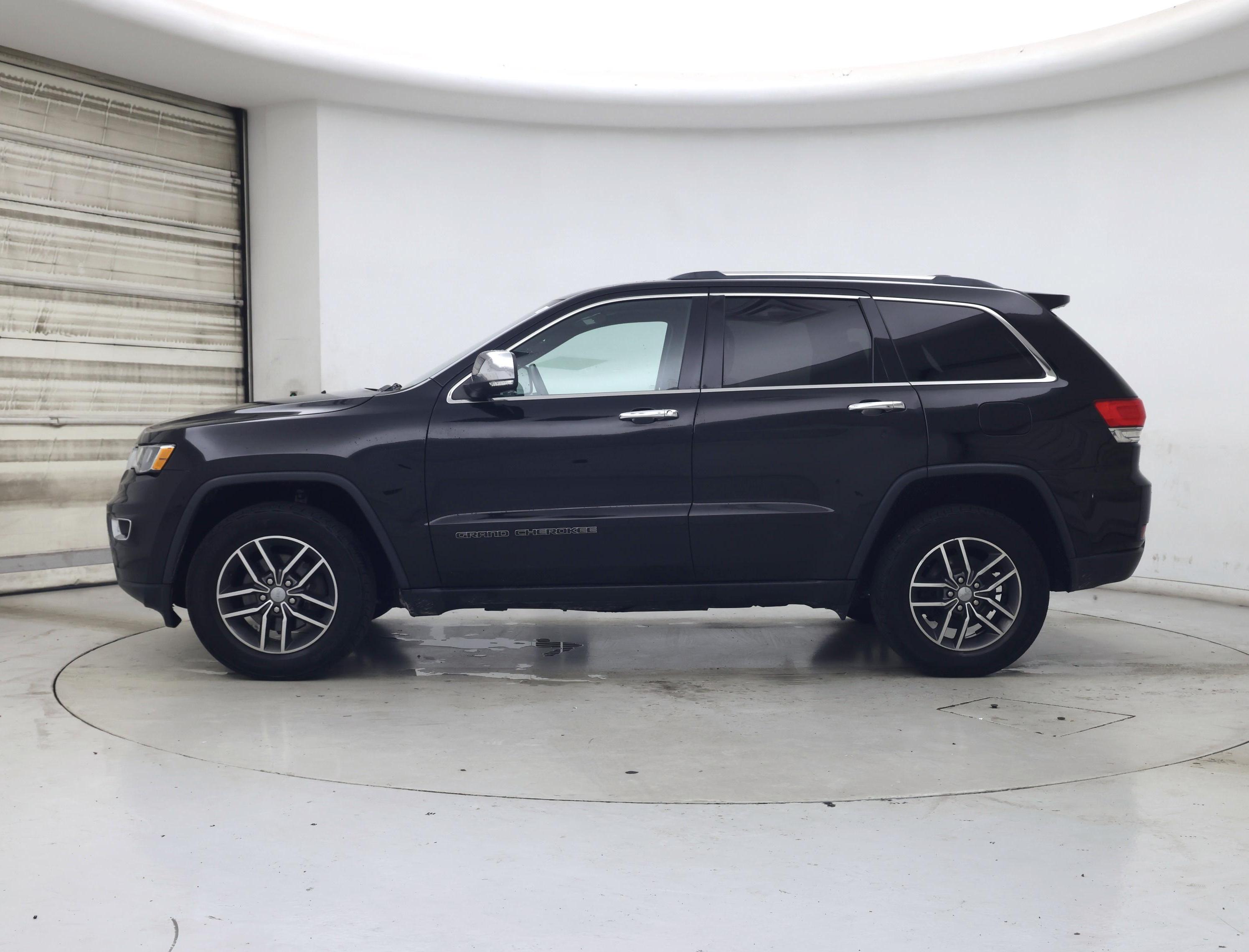 Thumbnail: 2018 Jeep Grand Cherokee - 3