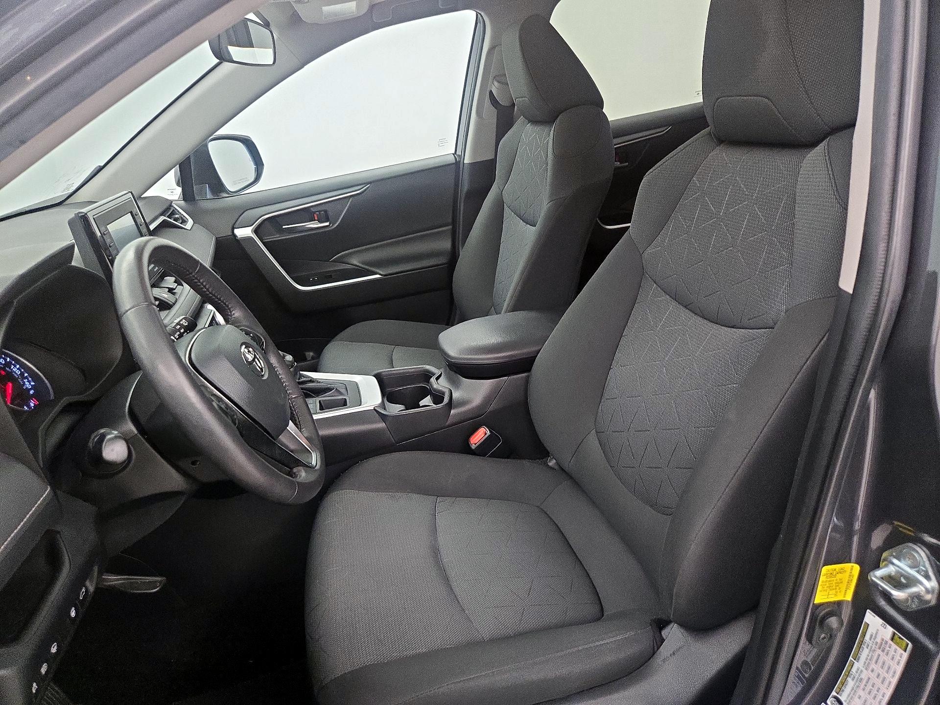 Thumbnail: 2021 Toyota RAV4 - 11